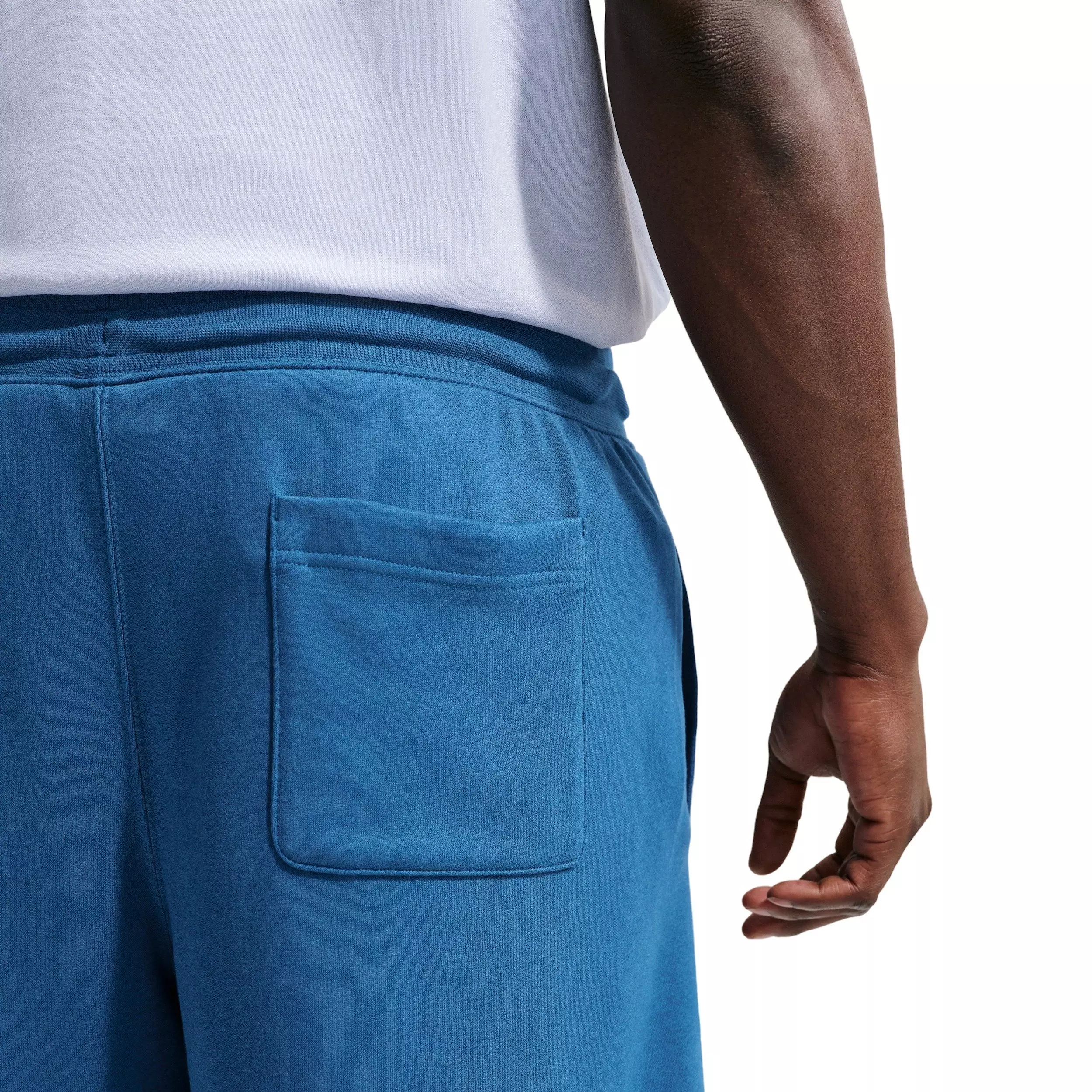 Nike Men's Club Alumni French Terry Shorts - BLUE
