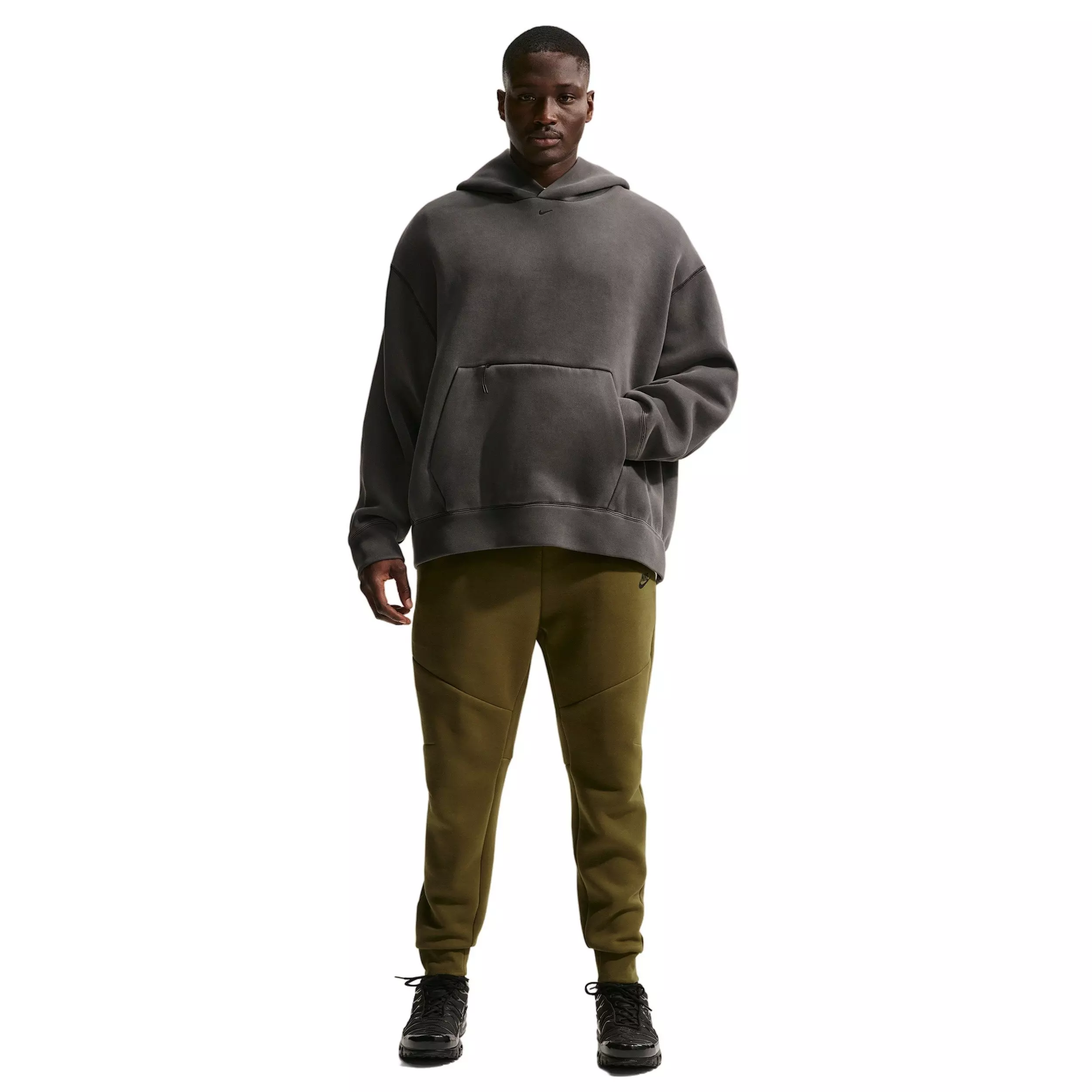 Nike Men's Futura Tech Fleece Joggers - OLIVE/BLACK