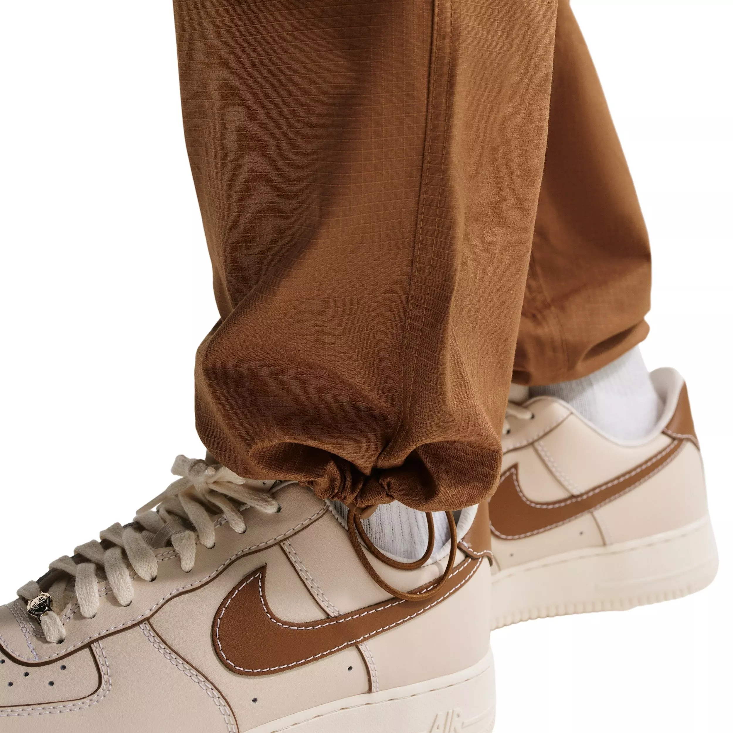Nike Men's Sportswear Club Woven CL Cargo Pants - BROWN