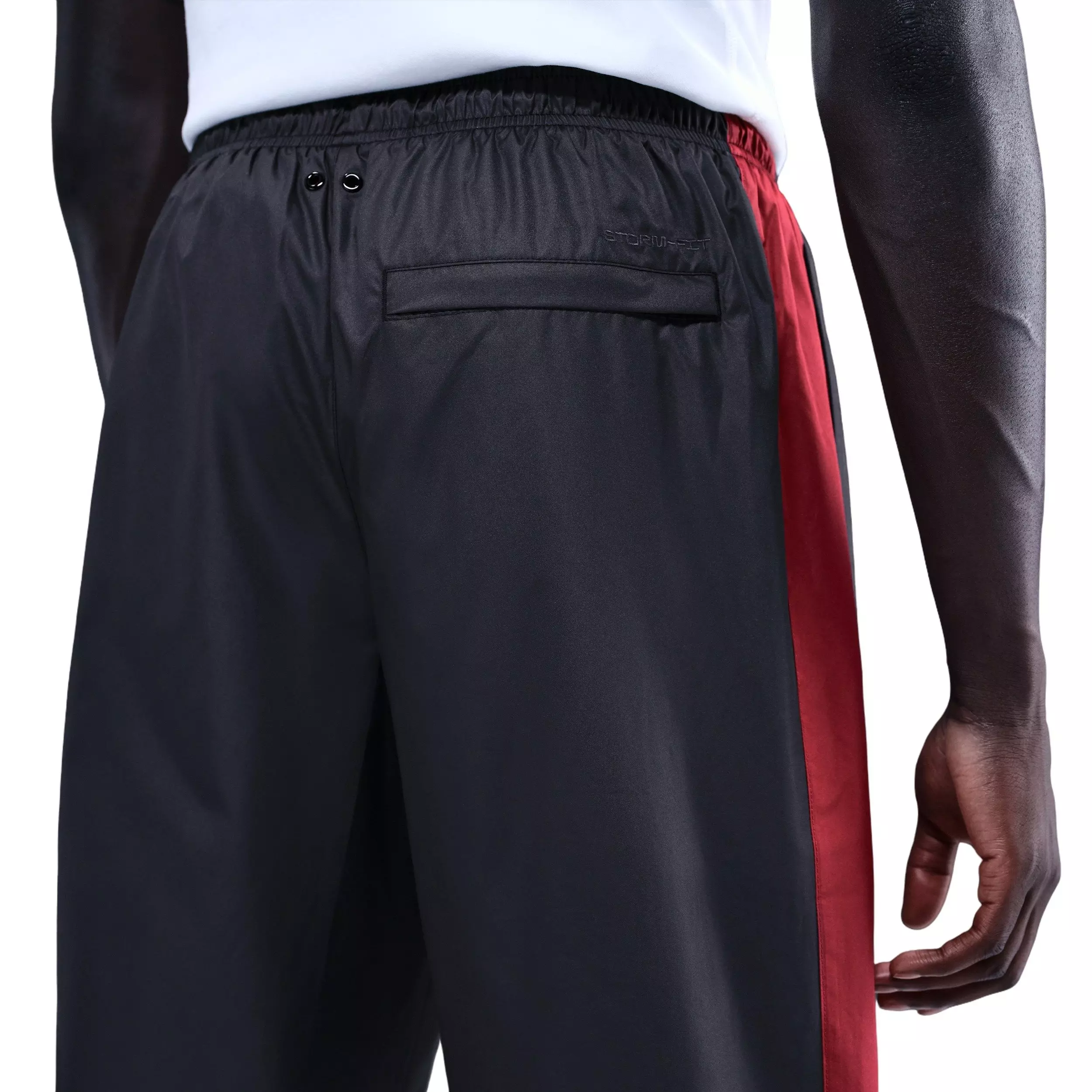 Nike Men's Windrunner Lined 26 Pants - BLACK/CRIMSON