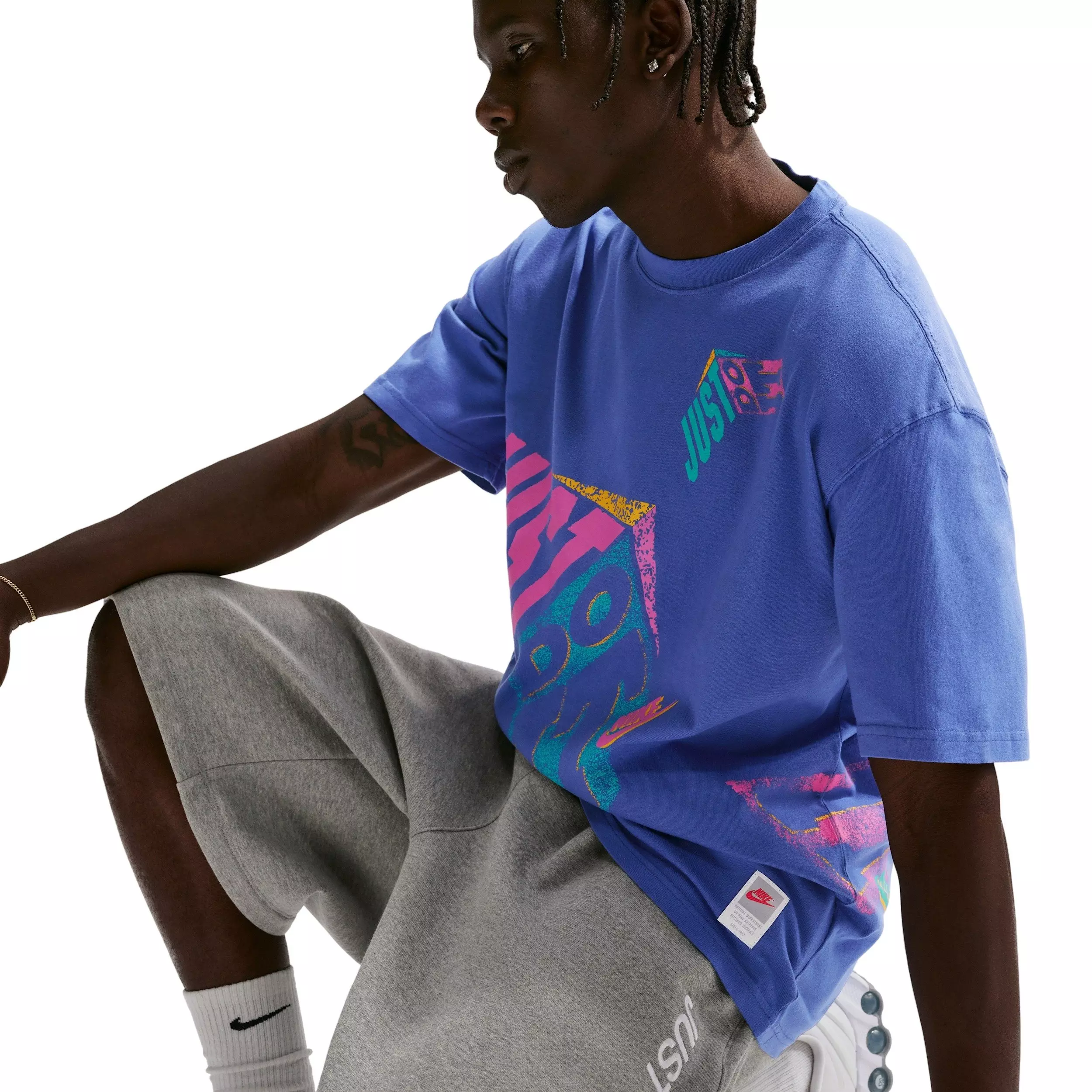 Nike Men's Sportswear Short-Sleeve Max90 DNAR4 T-Shirt - BLUE