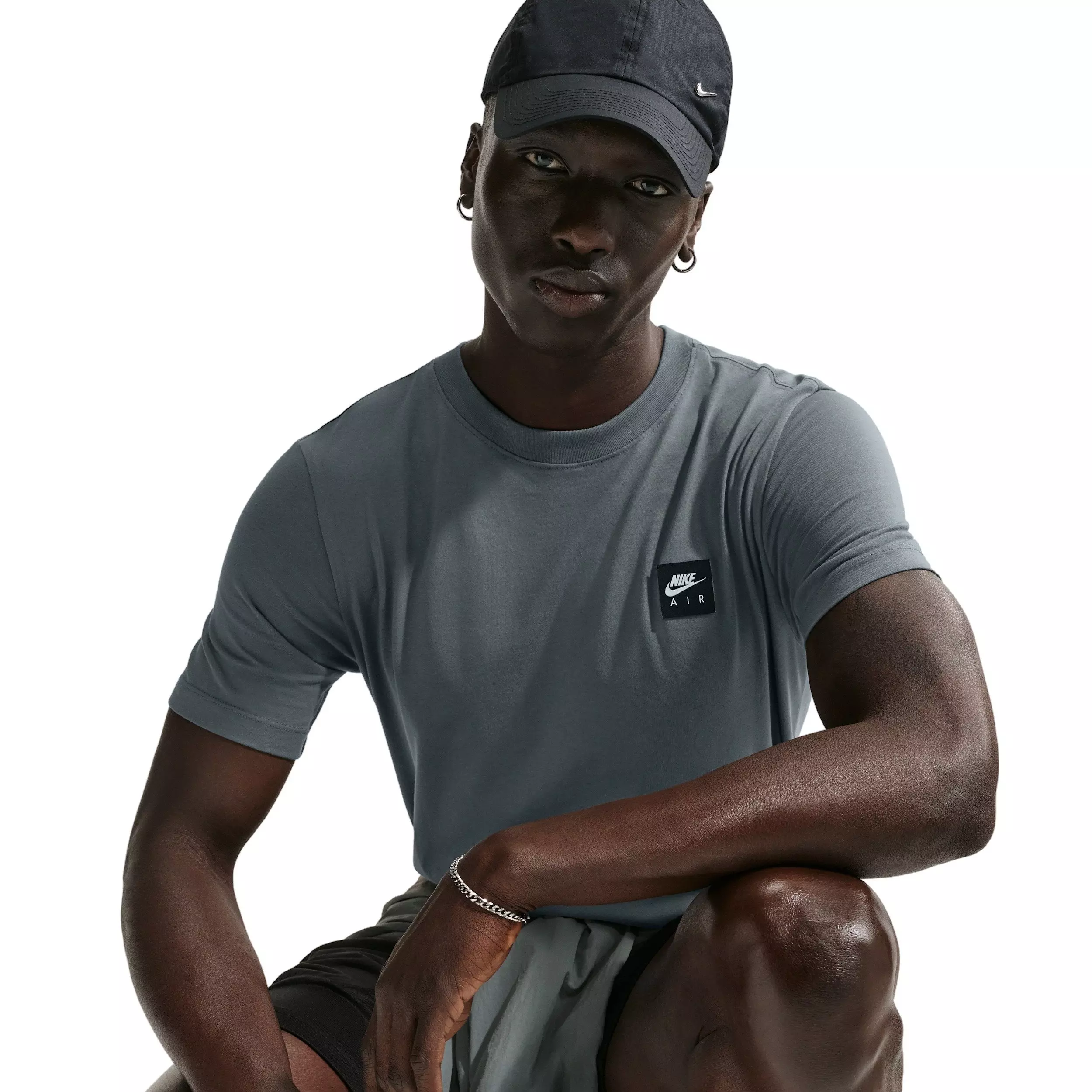 Nike Men's Sportswear Standard Air Patch T-Shirt - GREY