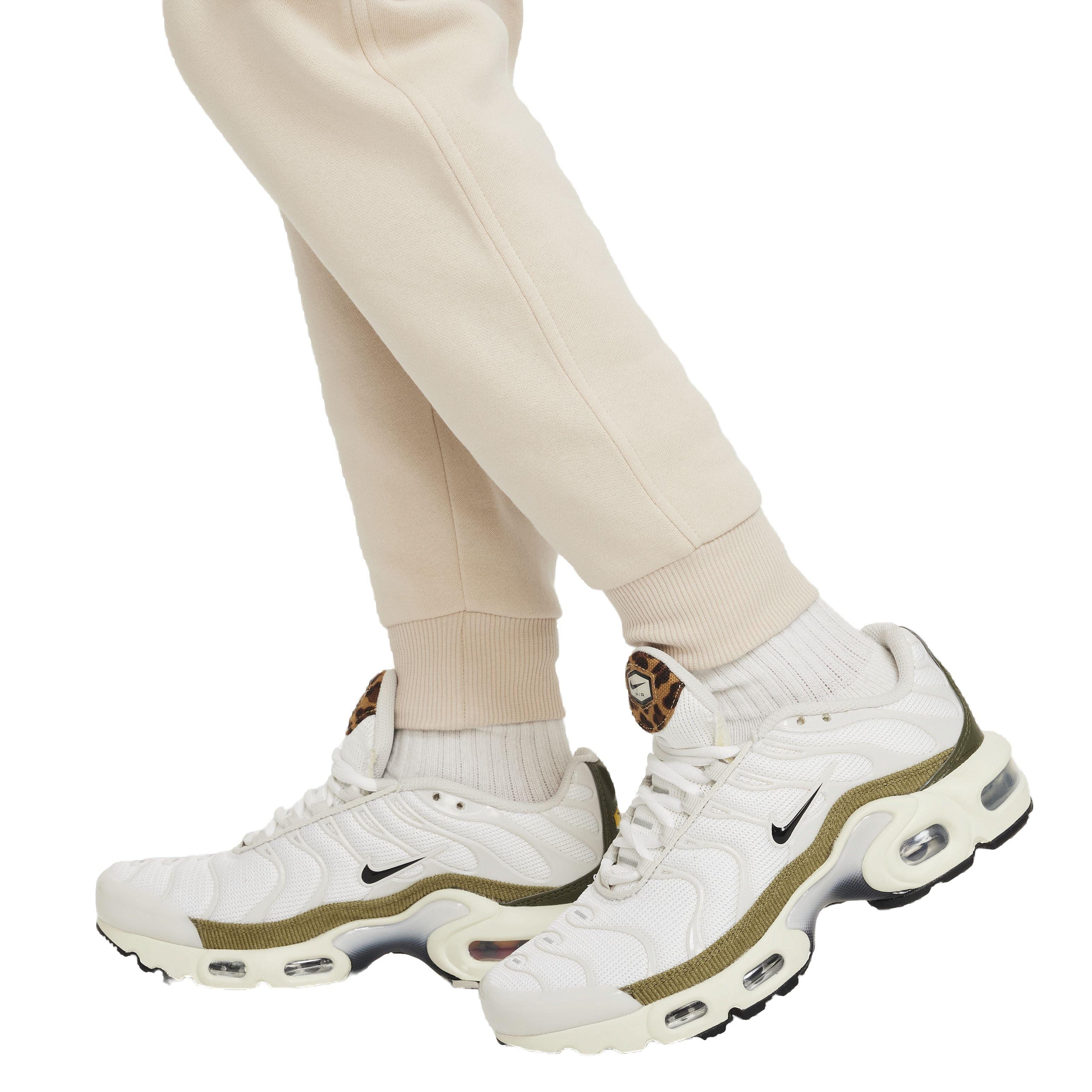 Nike Big Kids' Sportswear Club Fleece LBR Cargo Pants - Brown - BROWN Thumbnail View 3