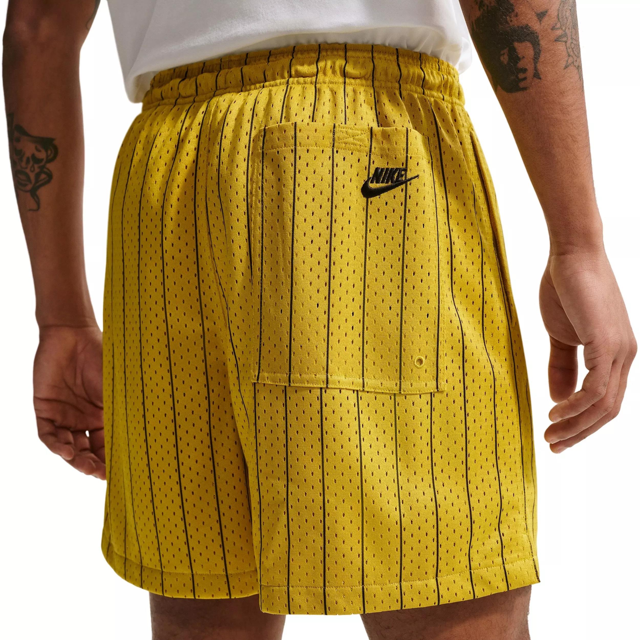Nike Men's Sportswear Club Striped Flow Shorts - YELLOW