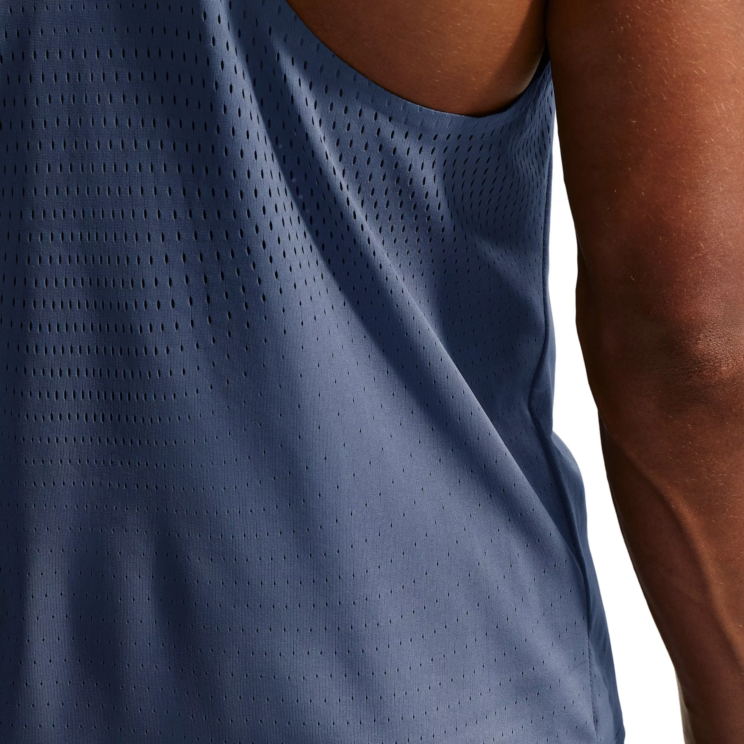 Nike Men's AeroSwift Dri-FIT ADV Running Singlet - BLUE