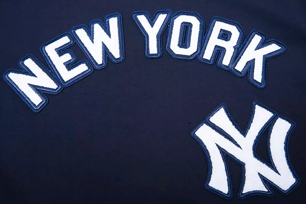 Pro Standard Men's MLB New York Yankees Retro Classic Single Jersey Striped Tee -Navy - NAVY