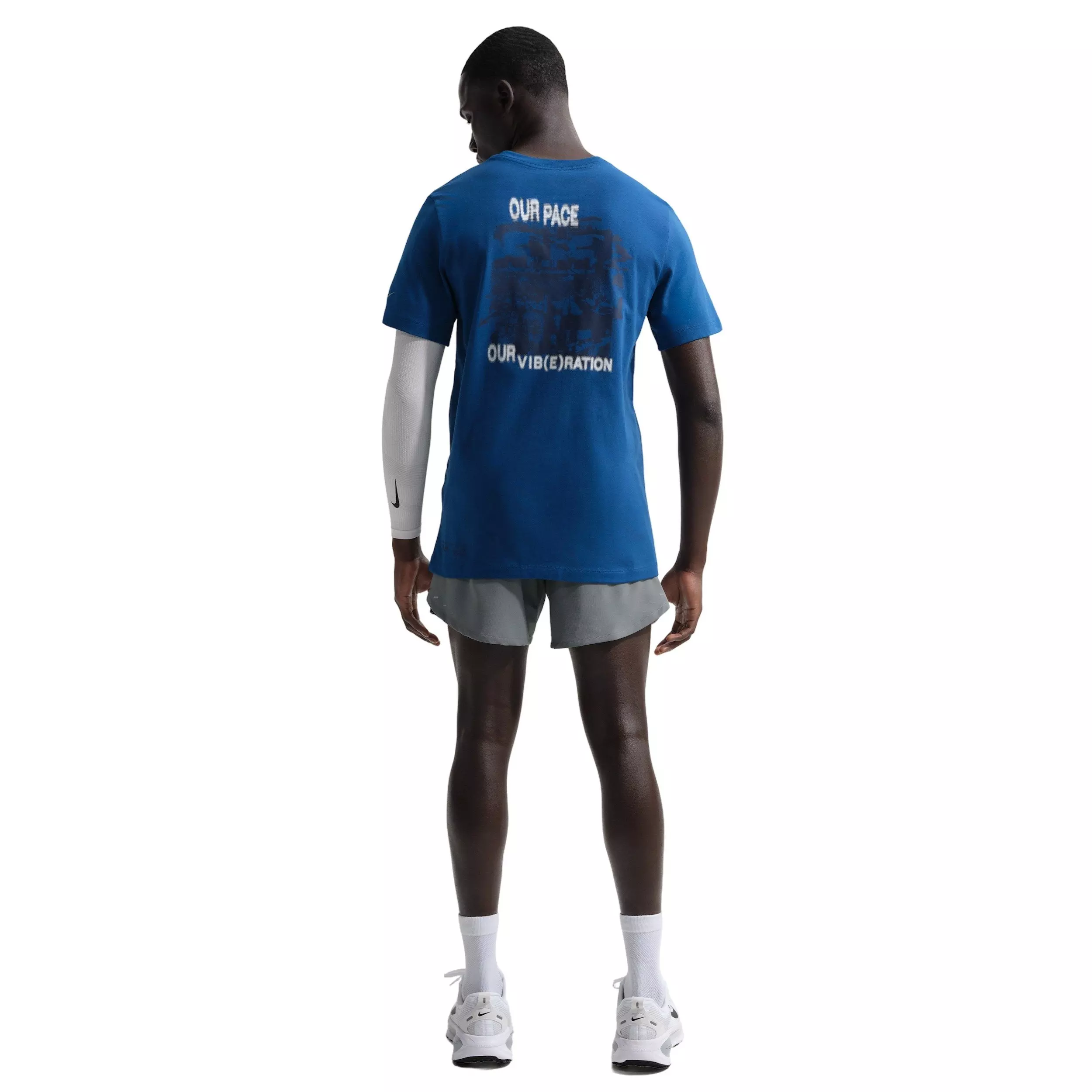 Nike Men's Stride Dri-FIT 7" brief-Lined Running Shorts - GREY