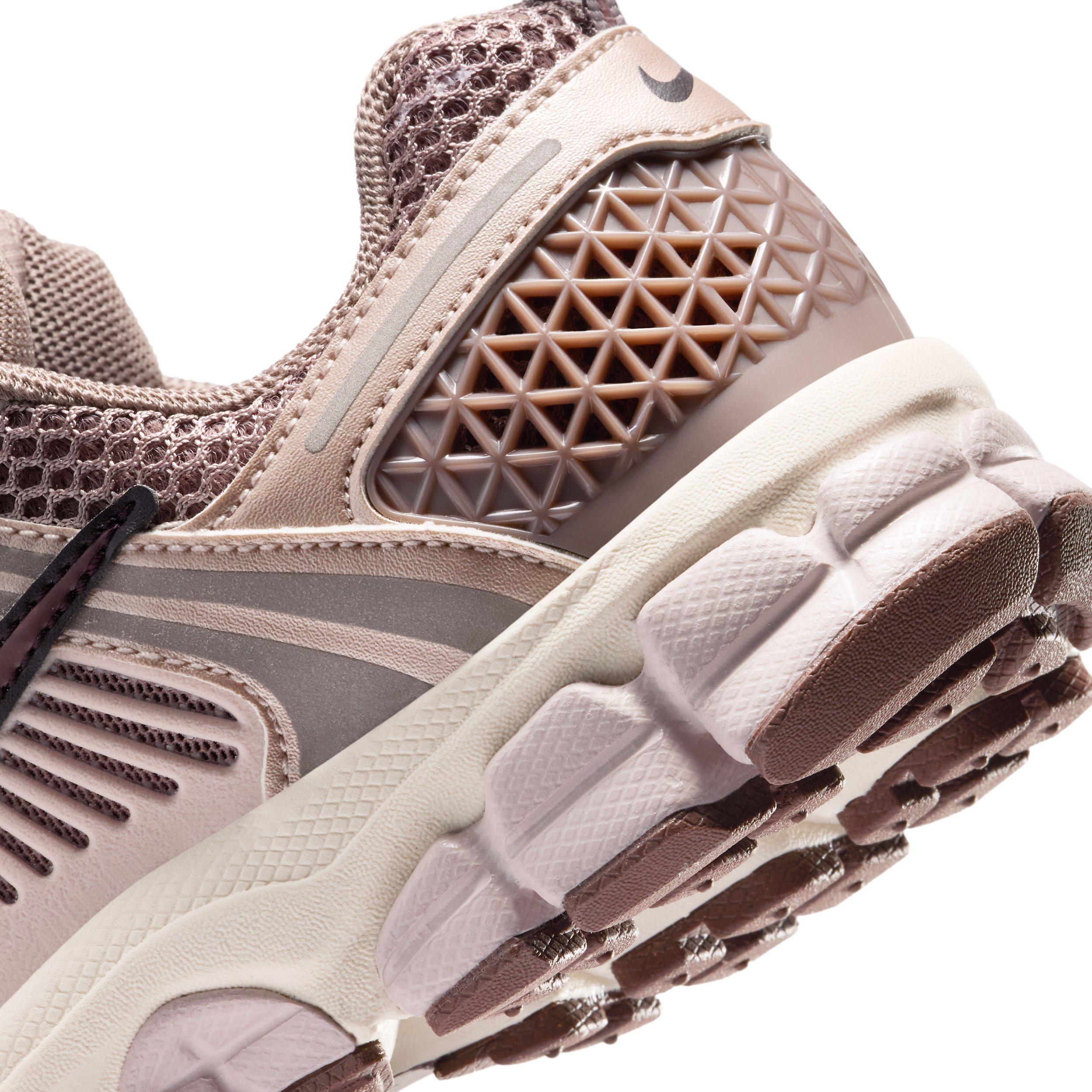 Nike Vomero 5 "Taupe Haze/Silt Red/Pale Ivory/Tattoo" Grade School Girls' Shoe - TAUPE/RED/IVORY/TATTOO Thumbnail View 8