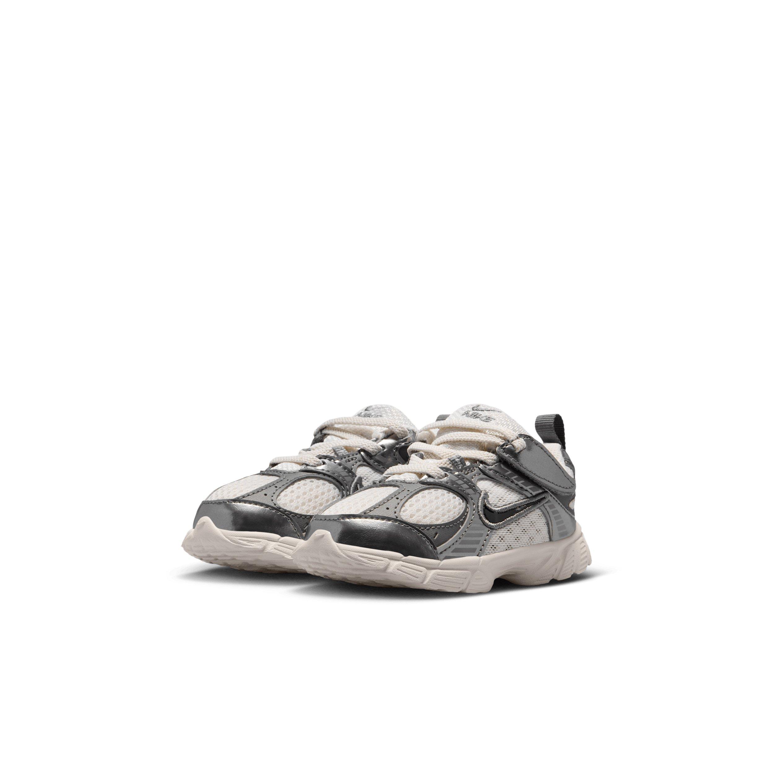 Nike V5 RNR "Phantom/Pencil Point/Black" Infant Boys' Shoe - PHANTOM/PENCIL/BLACK Thumbnail View 3