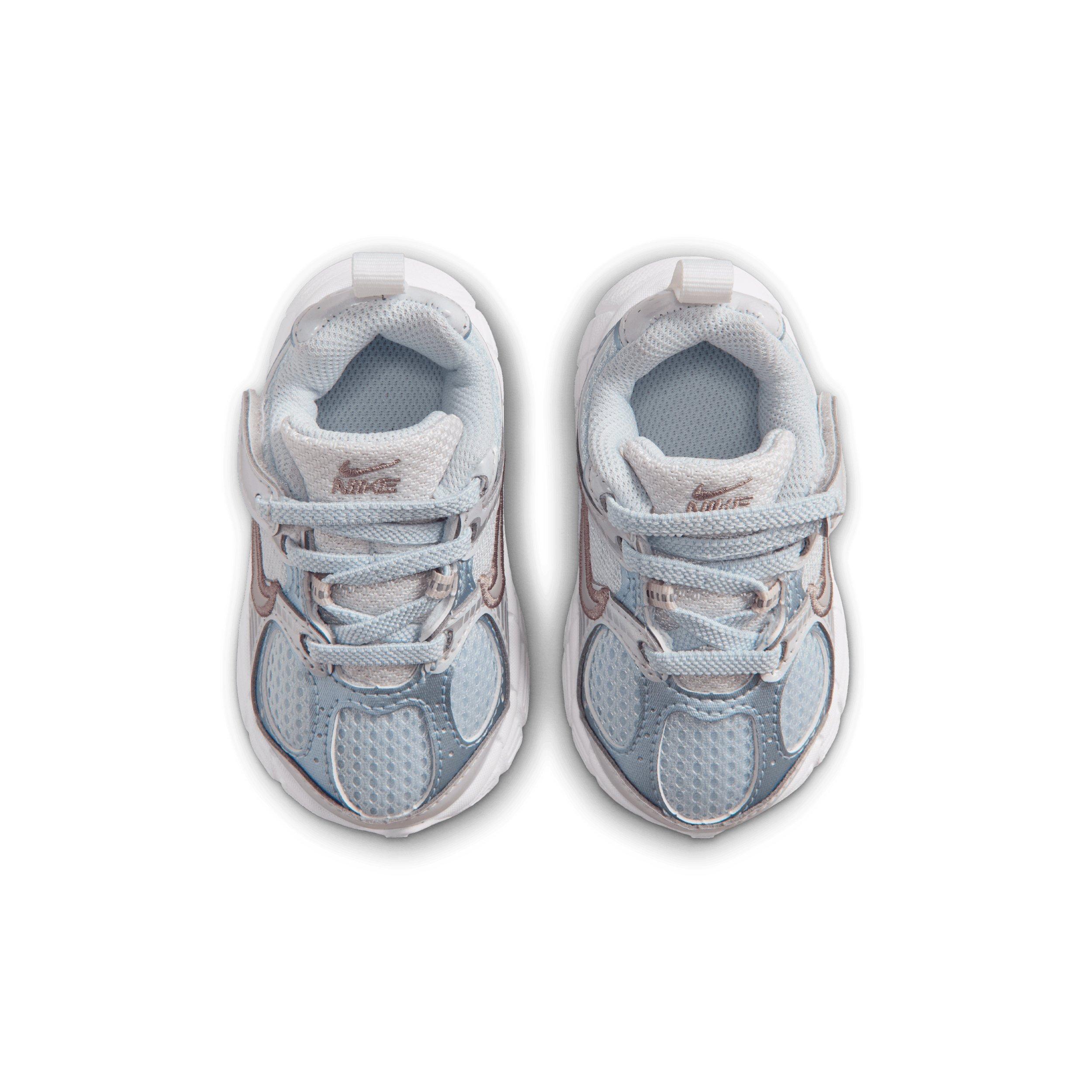 Nike V5 RNR "Aura/Platinum Tint/Taupe Haze/Moon Particle" Infant Girls' Shoe - AURA/PLATINUM/TAUPE/MOON Thumbnail View 4