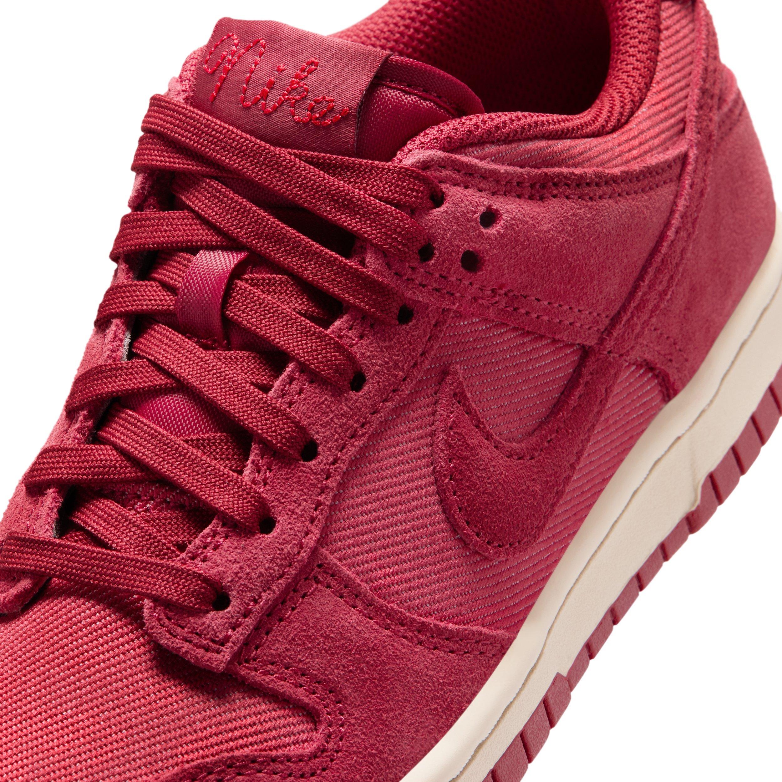 Nike Dunk Low SE Grade School Boys' "Team Crimson/Team Crimson/Sanddrift/Team Crimson" Shoe