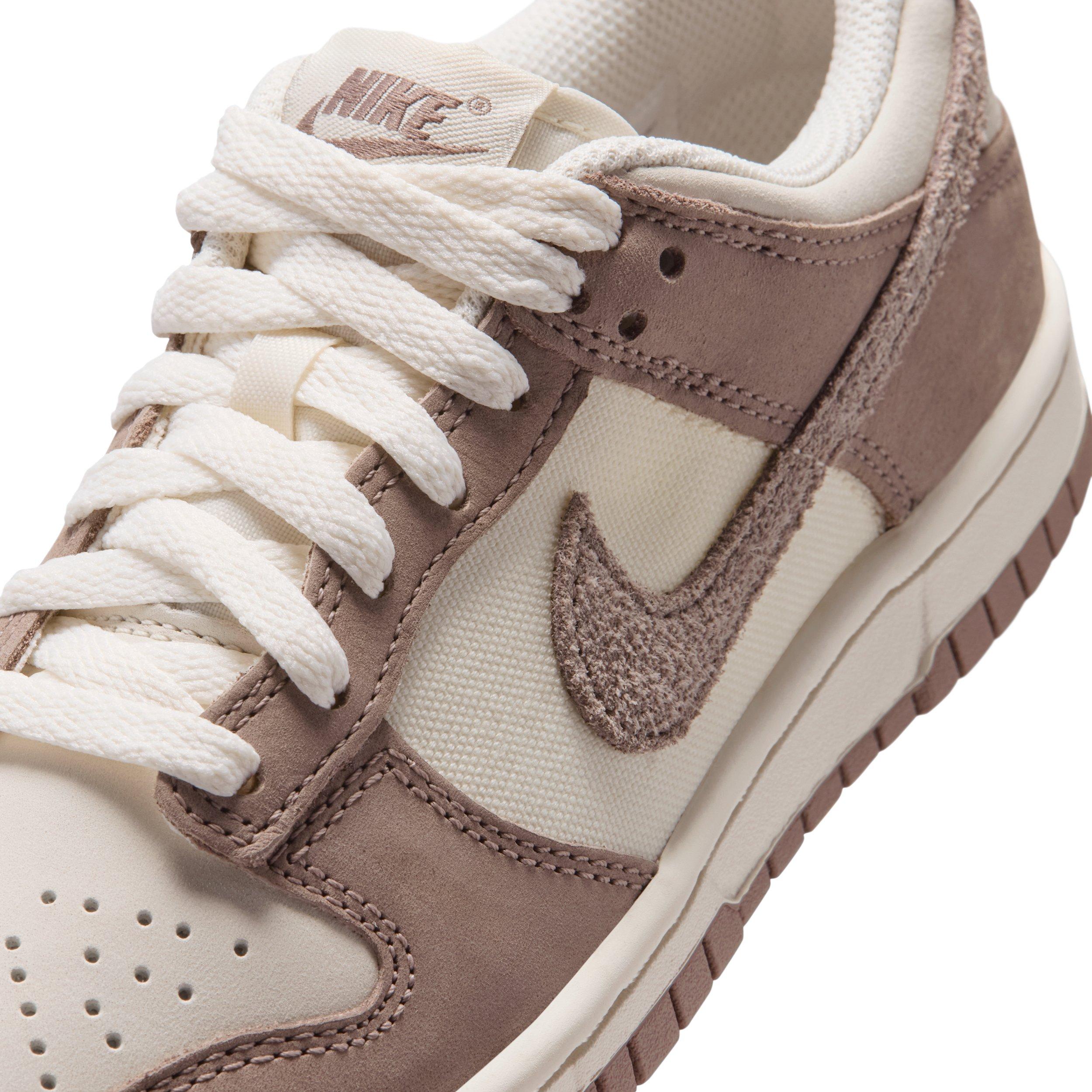 Nike Dunk Low SE Grade School Boys' "Pale Ivory/Taupe Haze" Shoe
