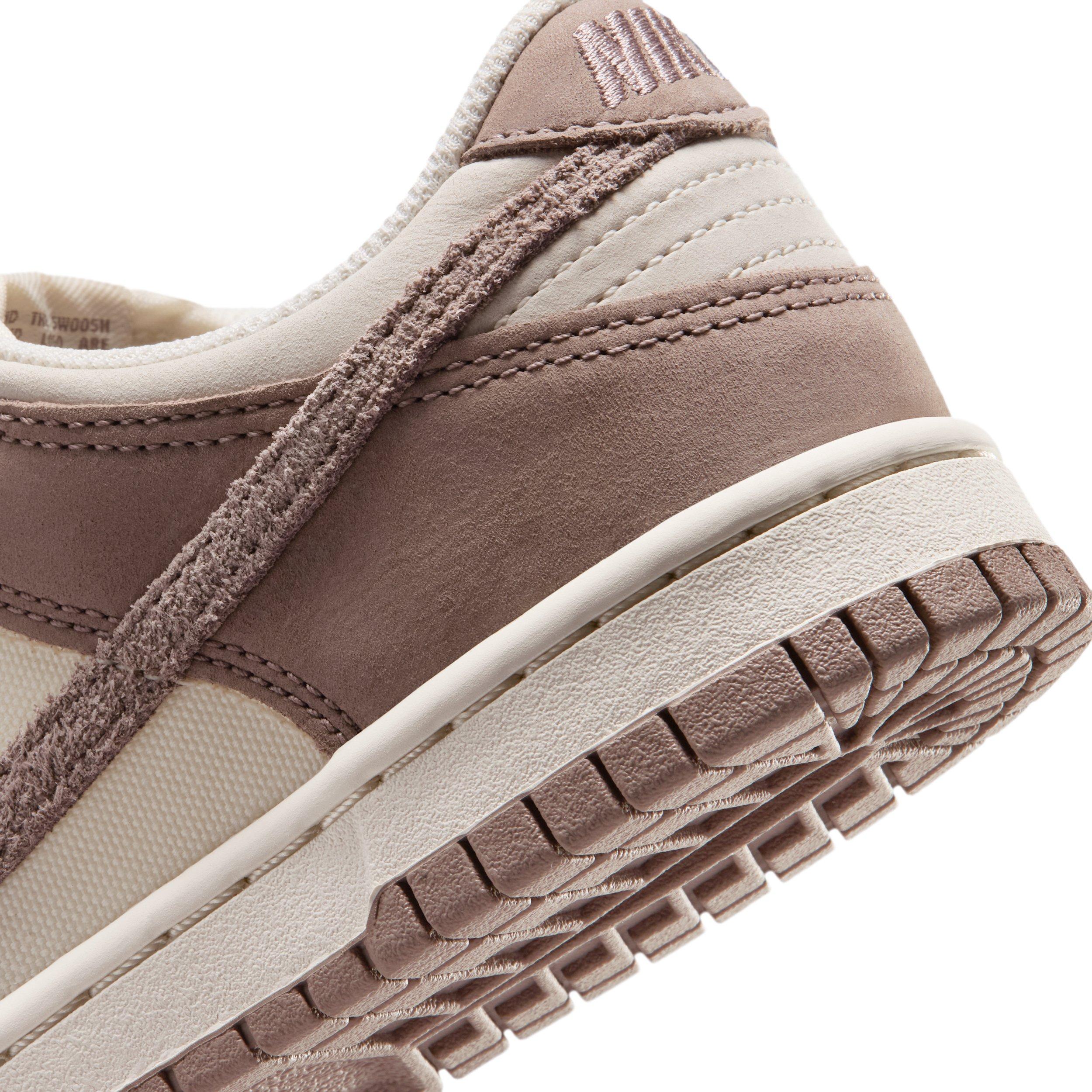 Nike Dunk Low SE Grade School Boys' "Pale Ivory/Taupe Haze" Shoe