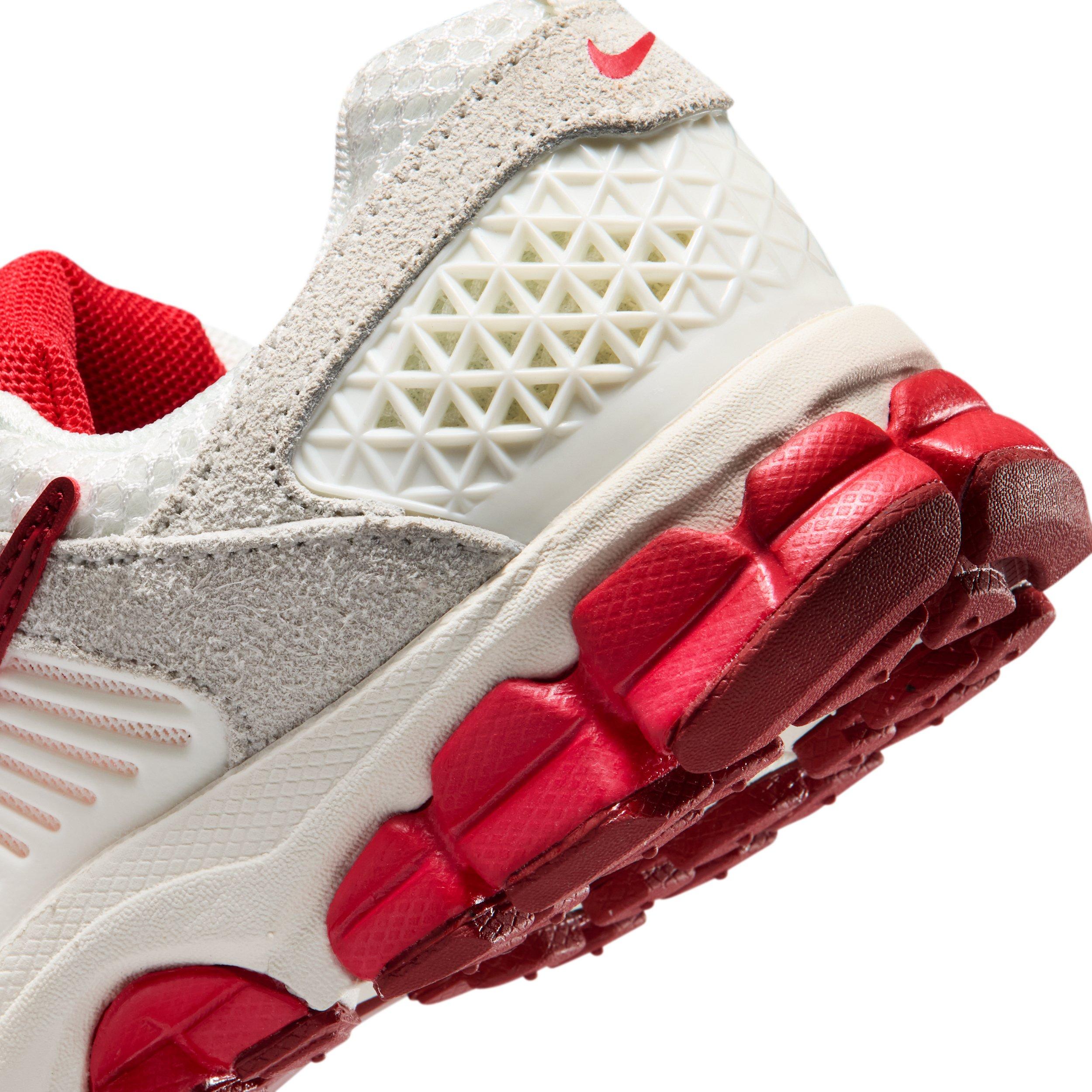 Nike Vomero 5 SE Grade School Boys' "Sail/Team Crimson/University Red" Shoe