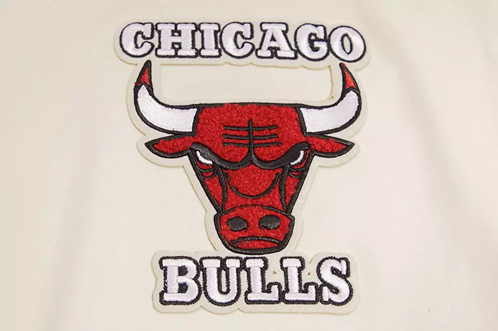 Pro Standard Men's NBA Chicago Bulls Retro Classic Double Knit Tee -Eggshell/Red - EGGSHELL/RED