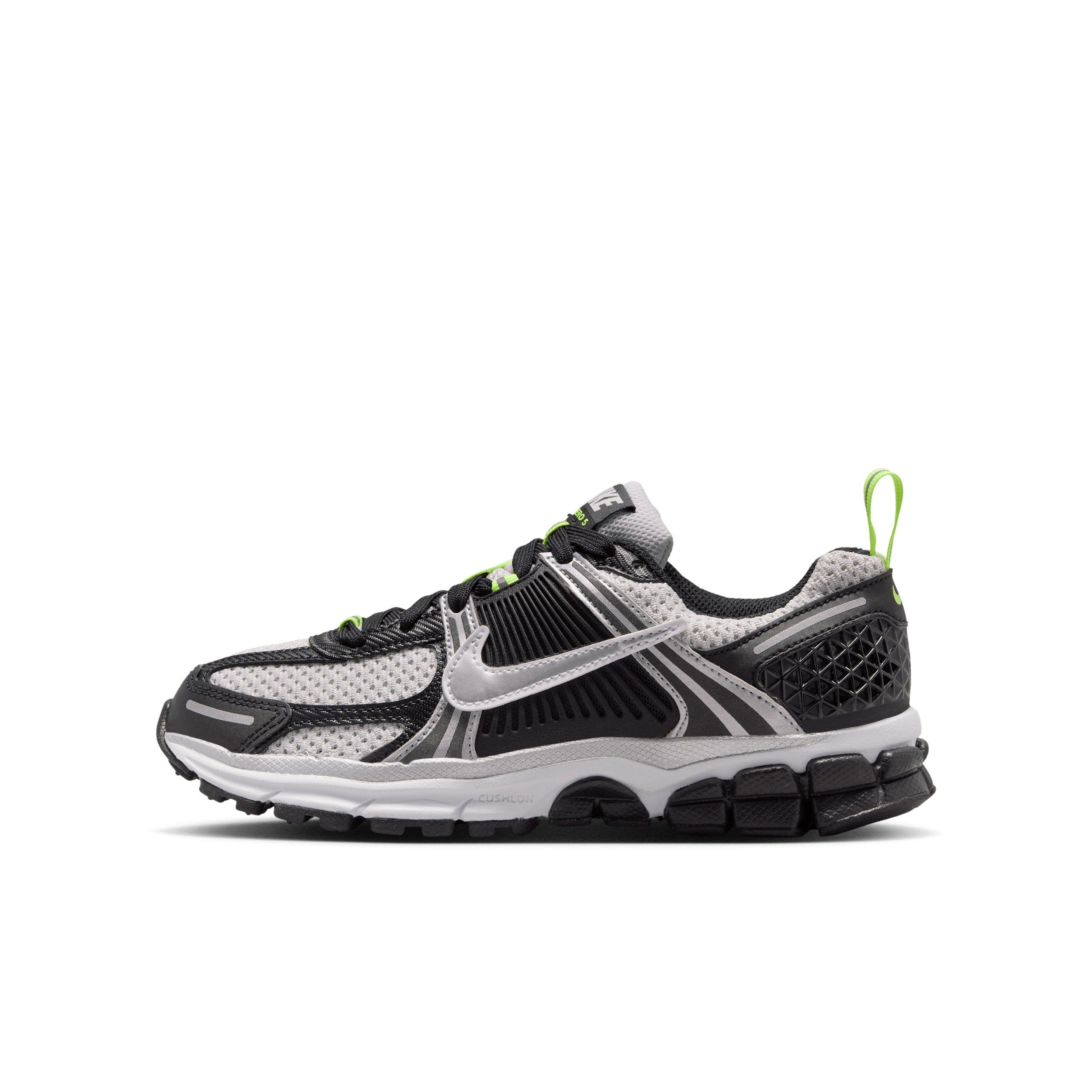 Nike Zoom Vomero 5 "Black/Photon Dust/Volt Ice/Metallic Silver" Grade School Boys' Shoe - BLACK/DUST/VOLT/SILVER Thumbnail View 2