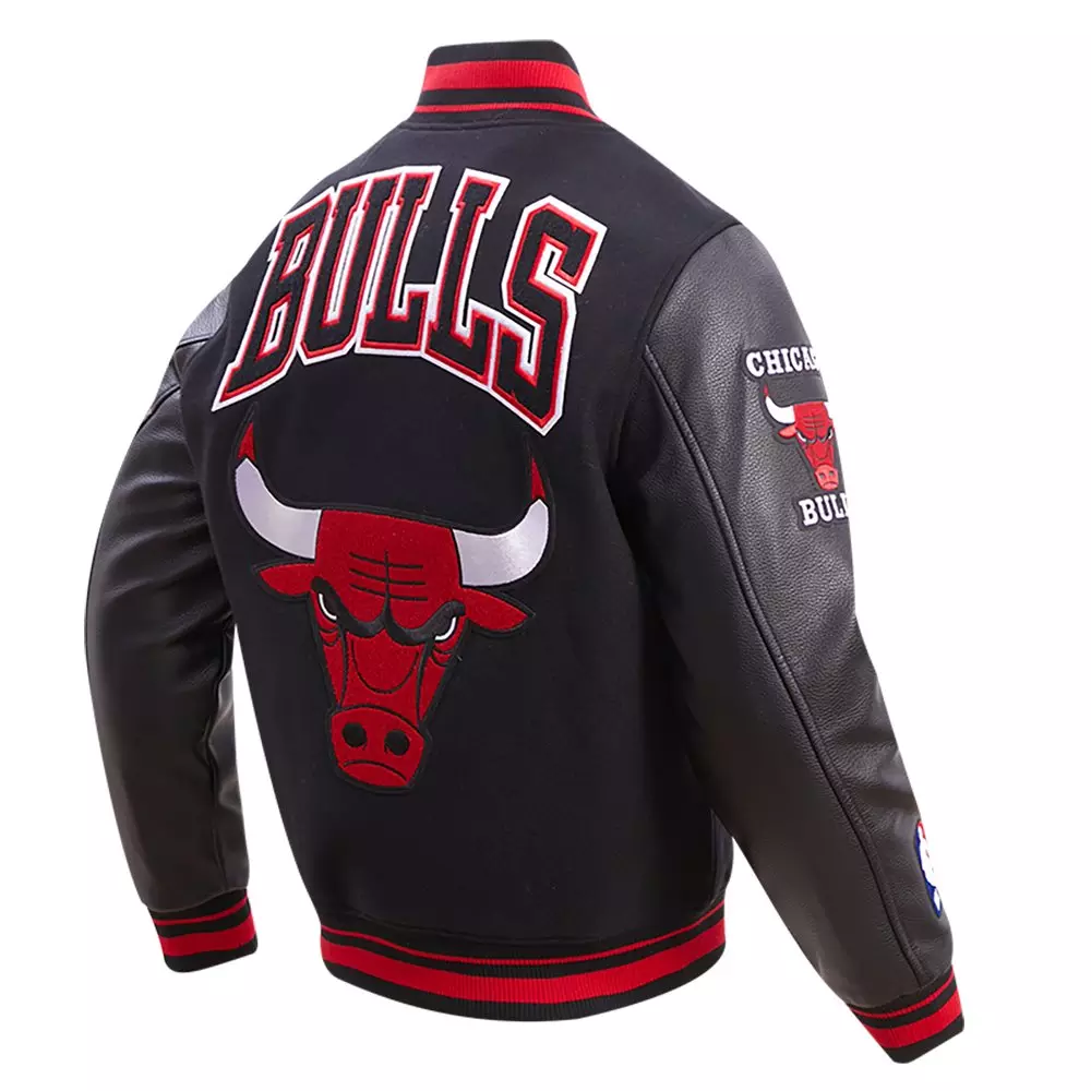 Pro Standard Men's NBA Chicago Bulls Retro Classic Rib Wool Varsity Jacket - Black/Red - BLACK/RED