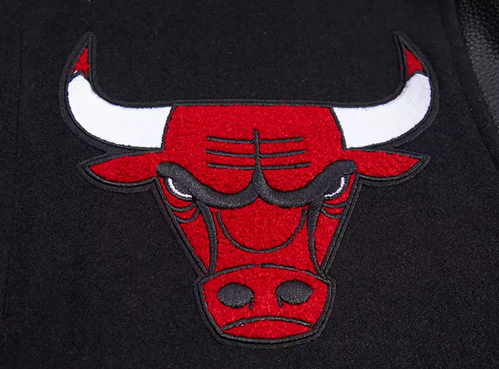 Pro Standard Men's NBA Chicago Bulls Retro Classic Rib Wool Varsity Jacket - Black/Red - BLACK/RED