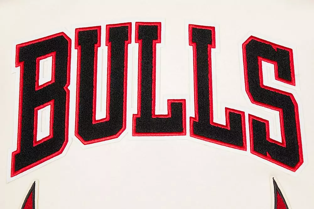 Pro Standard Men's NBA Chicago Bulls Retro Classic Rib Wool Varsity Jacket - Eggshell/Red - EGGSHELL/RED