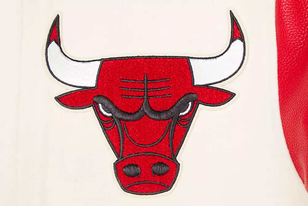 Pro Standard Men's NBA Chicago Bulls Retro Classic Rib Wool Varsity Jacket - Eggshell/Red - EGGSHELL/RED
