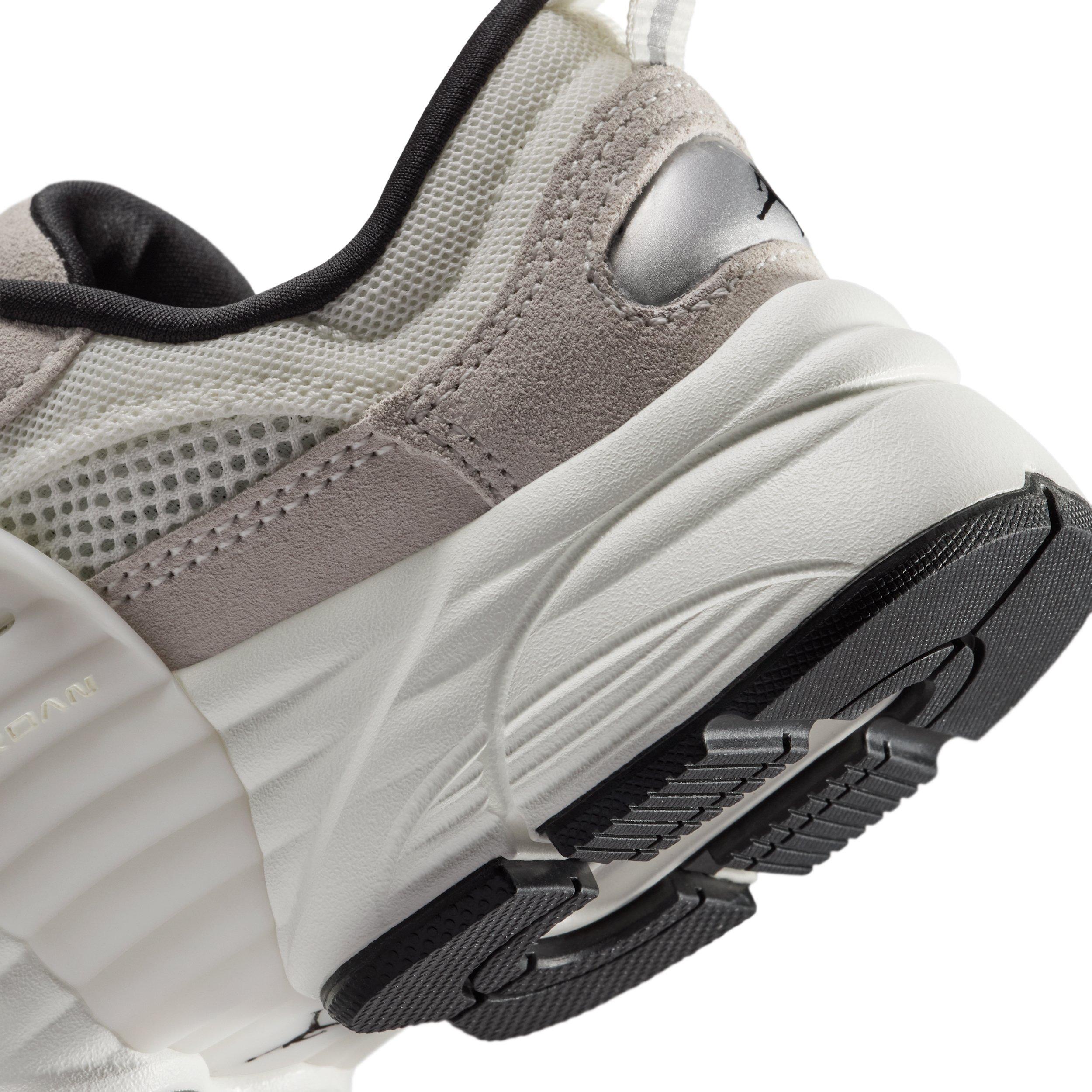 Jordan Trunner O/S "Sail/Sail/Black" Grade School Boys' Shoe - SAIL/SAIL/BLACK Thumbnail View 8