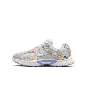 Nike V5 RNR SE "Summit White/Photon Dust/Light Thistle/Summit White" Grade School Boys' Shoe