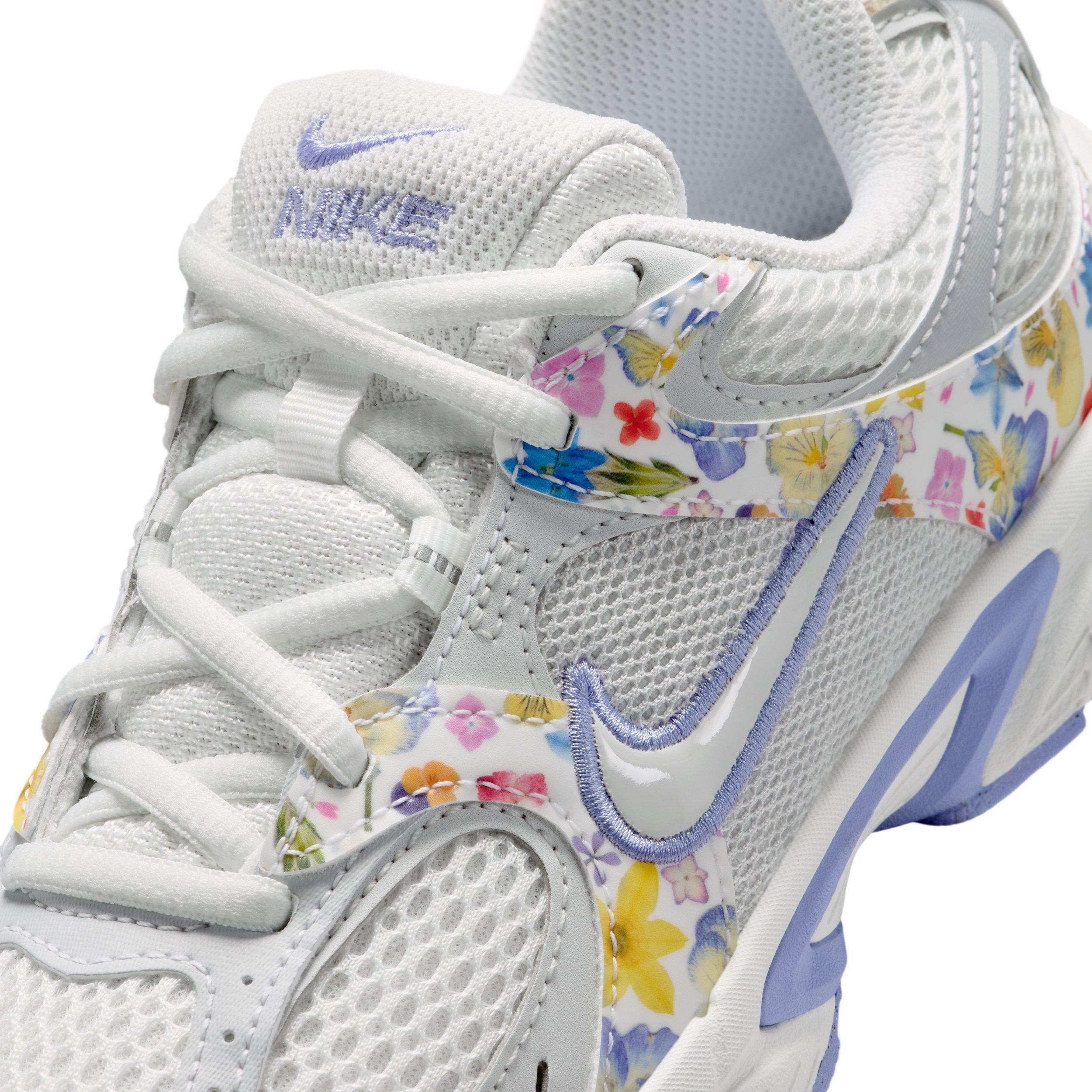 Nike V5 RNR SE Grade School Boys' "Summit White/Photon Dust/Light Thistle/Summit White" Shoe