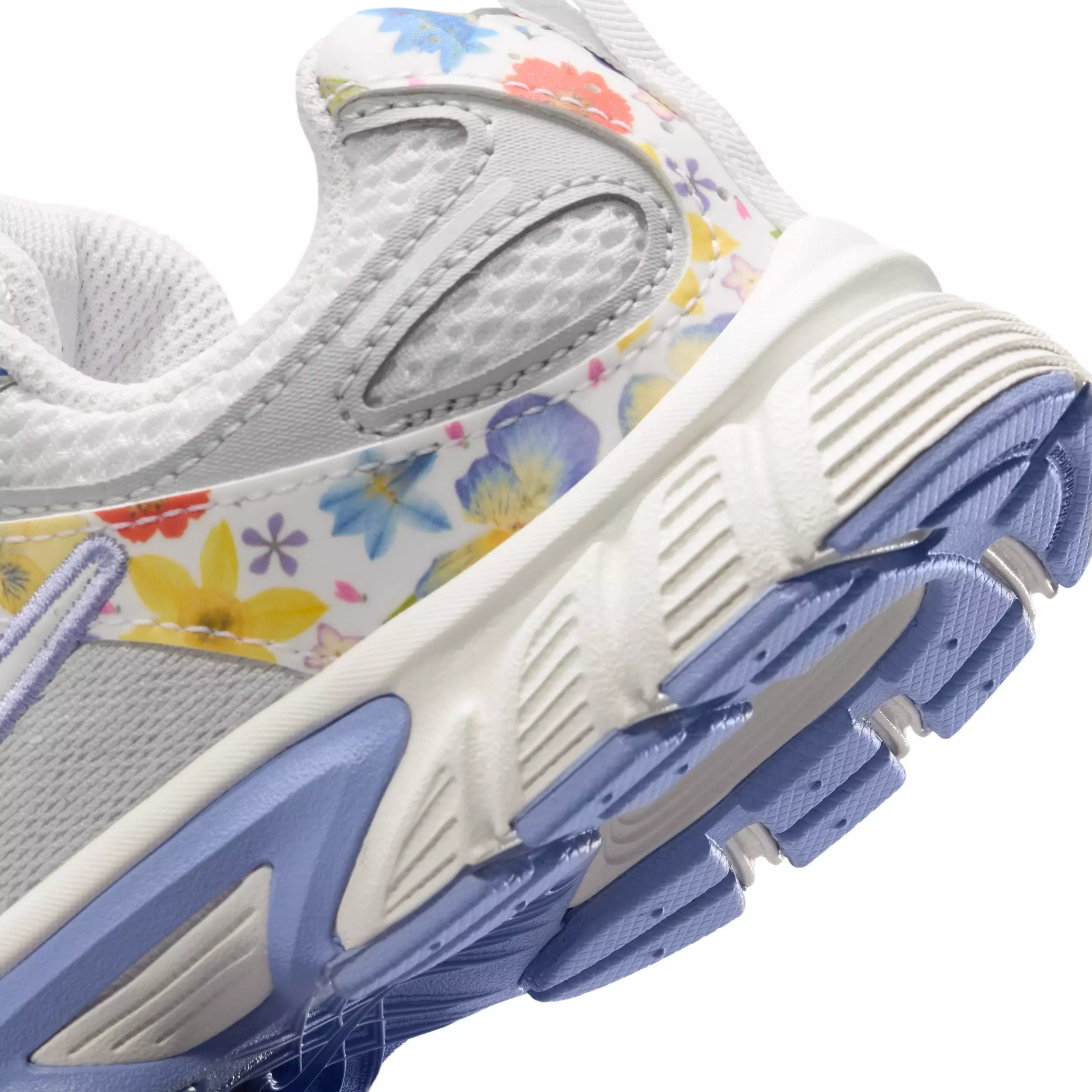 Nike V5 RNR "Summit White/Photon Dust/Light Thistle/Summit White" Preschool Girls' Shoe - WHITE/DUST/LT THISTLE/WHITE
