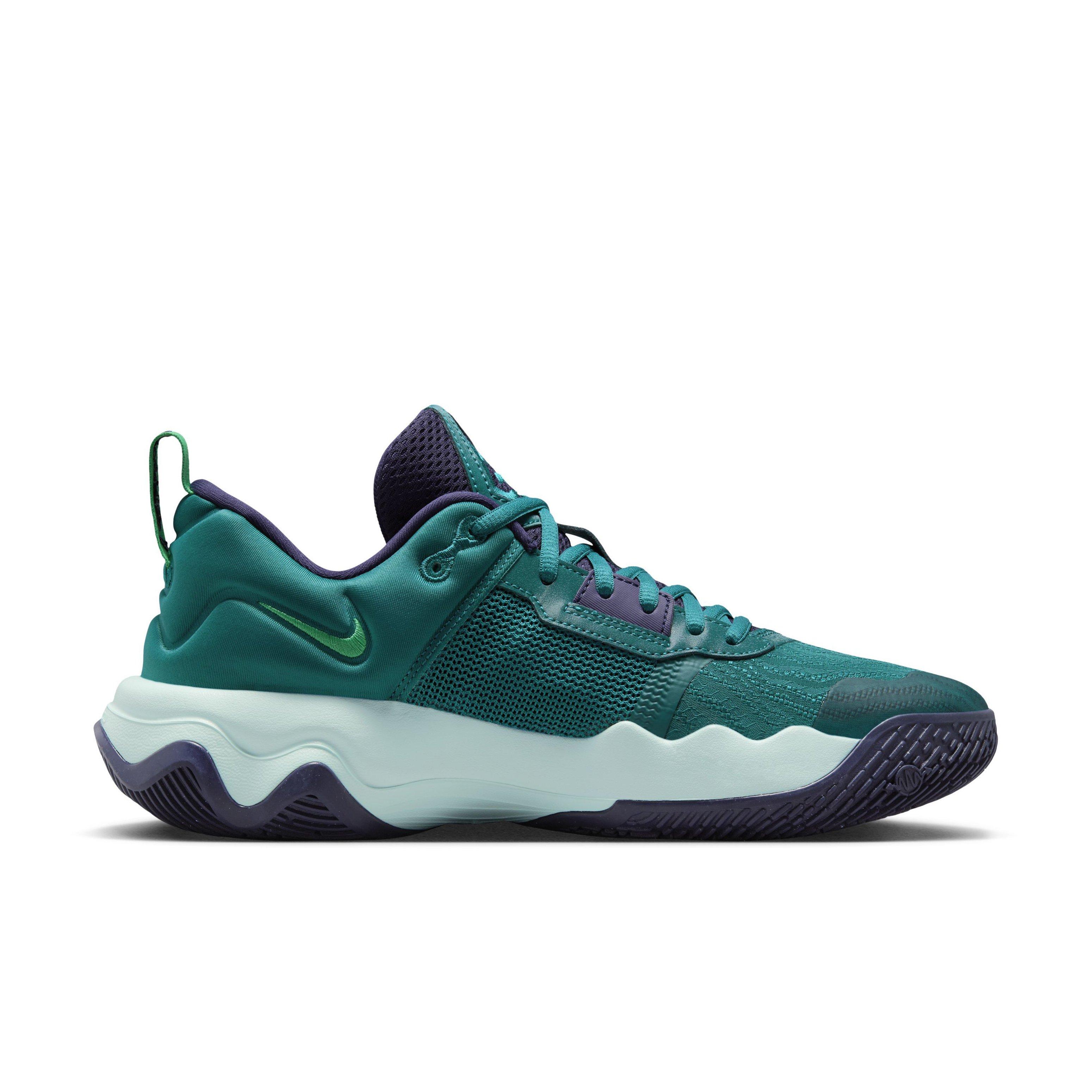 Teal nike 2024 basketball shoes