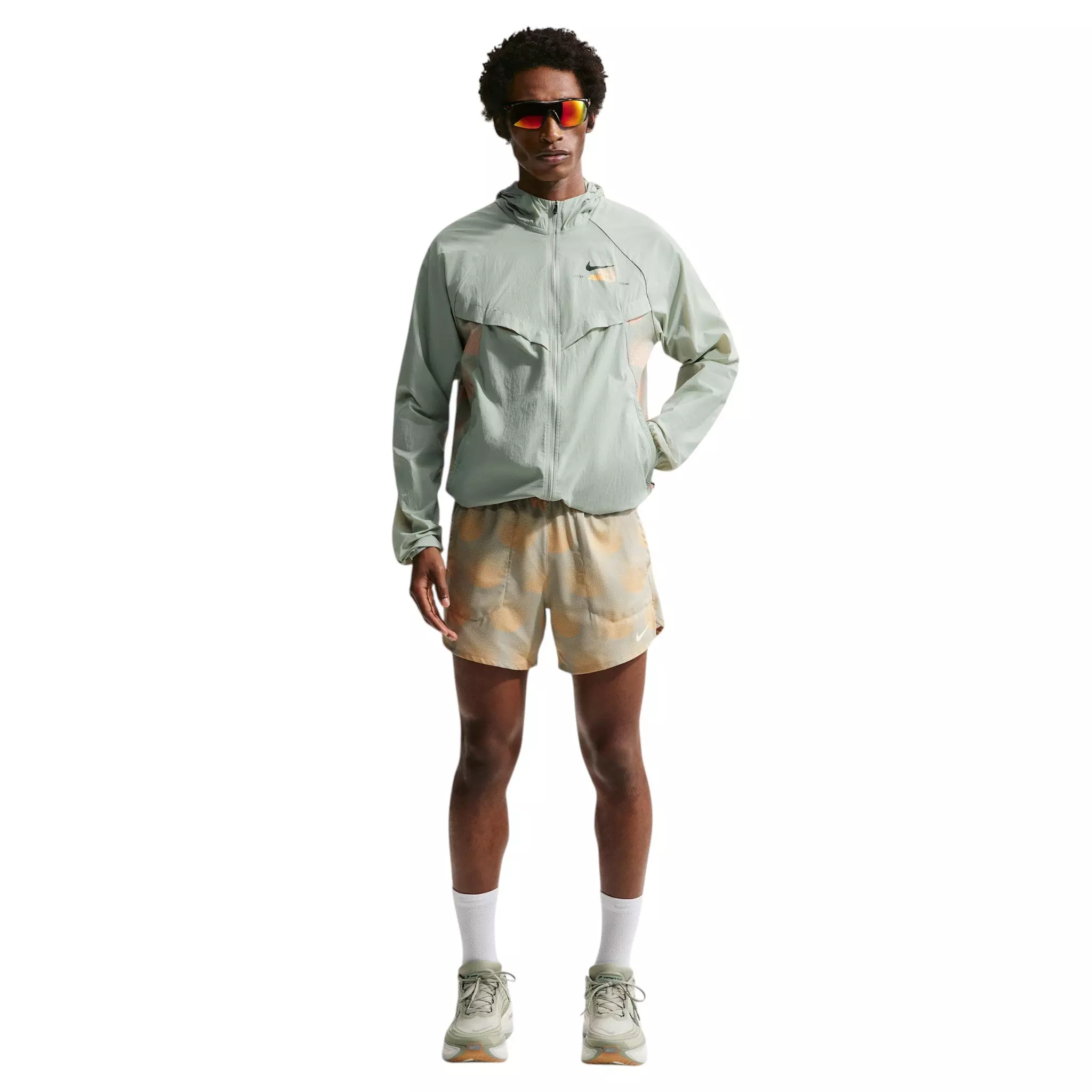 Nike Men's Stride Repel UV Protection Running Jacket - Light Green - LIGHT GREEN