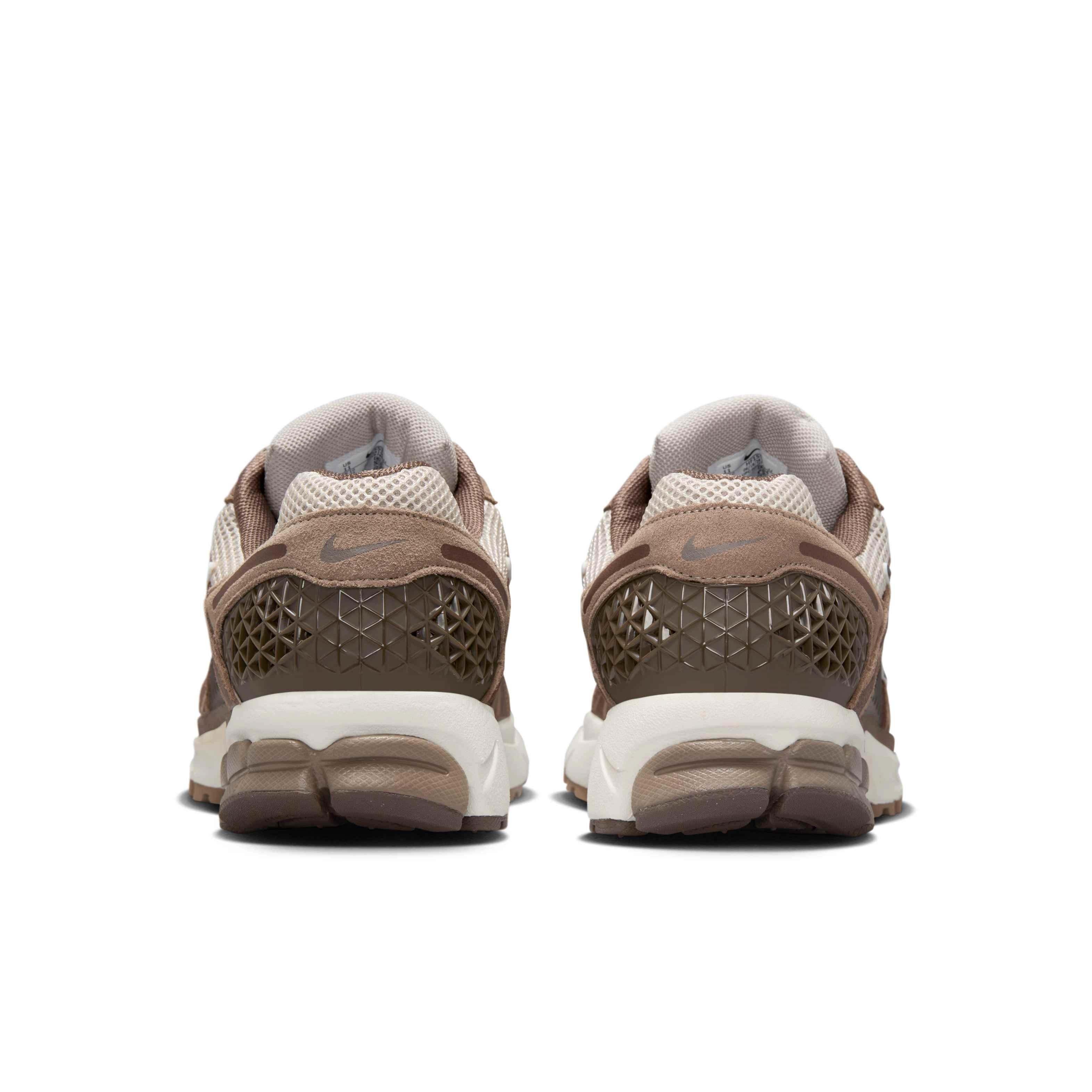 Nike Zoom Vomero 5 Men's "College Grey/Mink Brown/Light Orewood Brown/Sail" Shoe