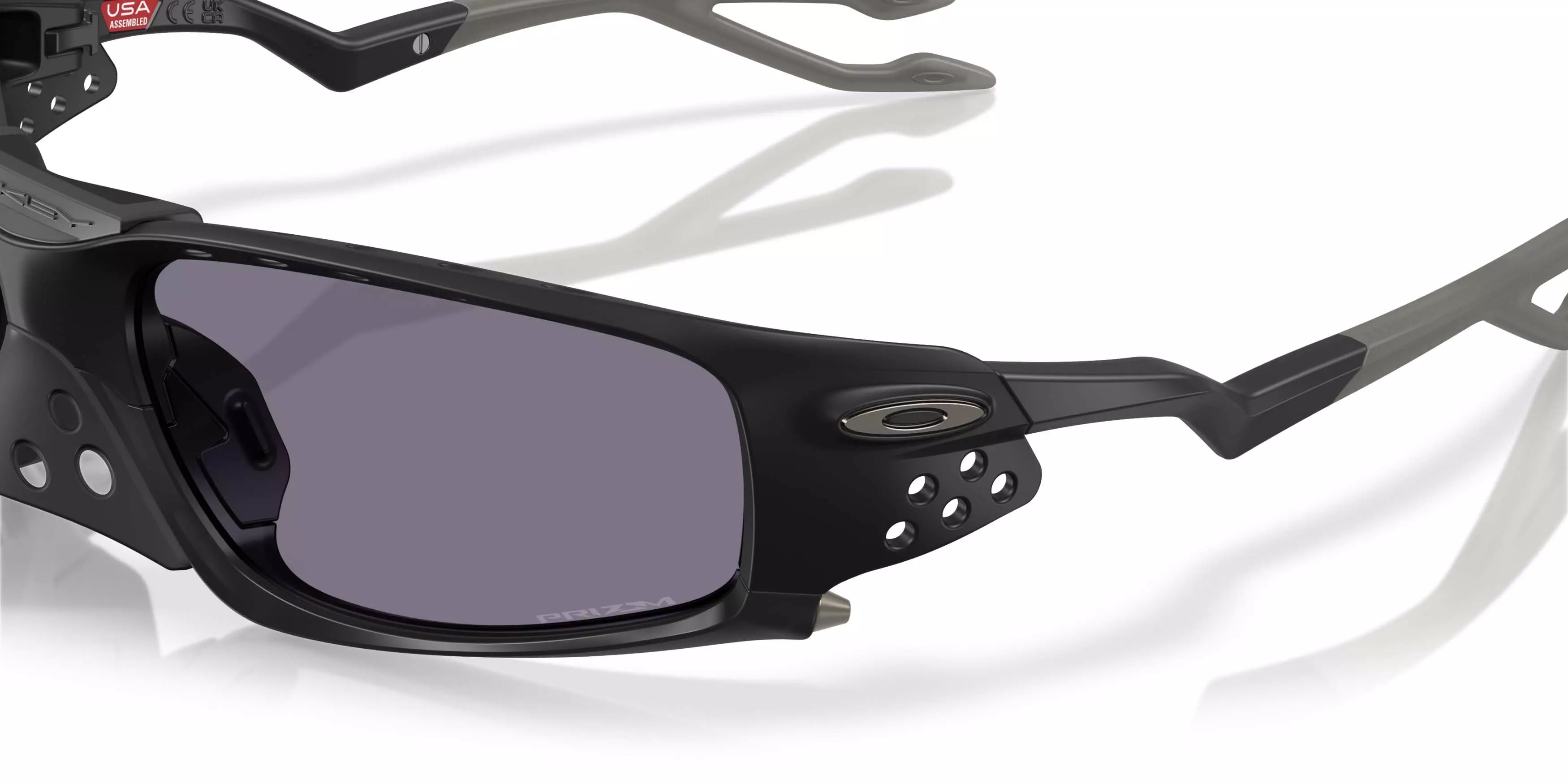 Oakley Plantaris SQ Prizm Grey Sunglasses &ndash; Matte Black - BLACK/GREY