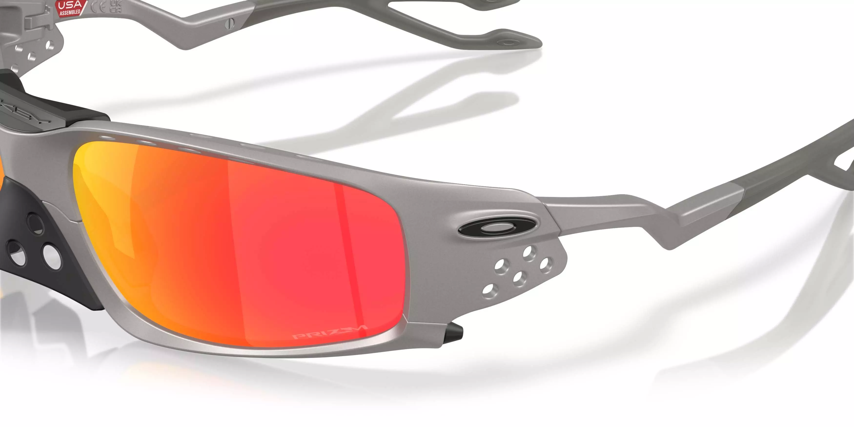Oakley Plantaris SQ Prizm Ruby Sunglasses &ndash; Titanium - SILVER/RED
