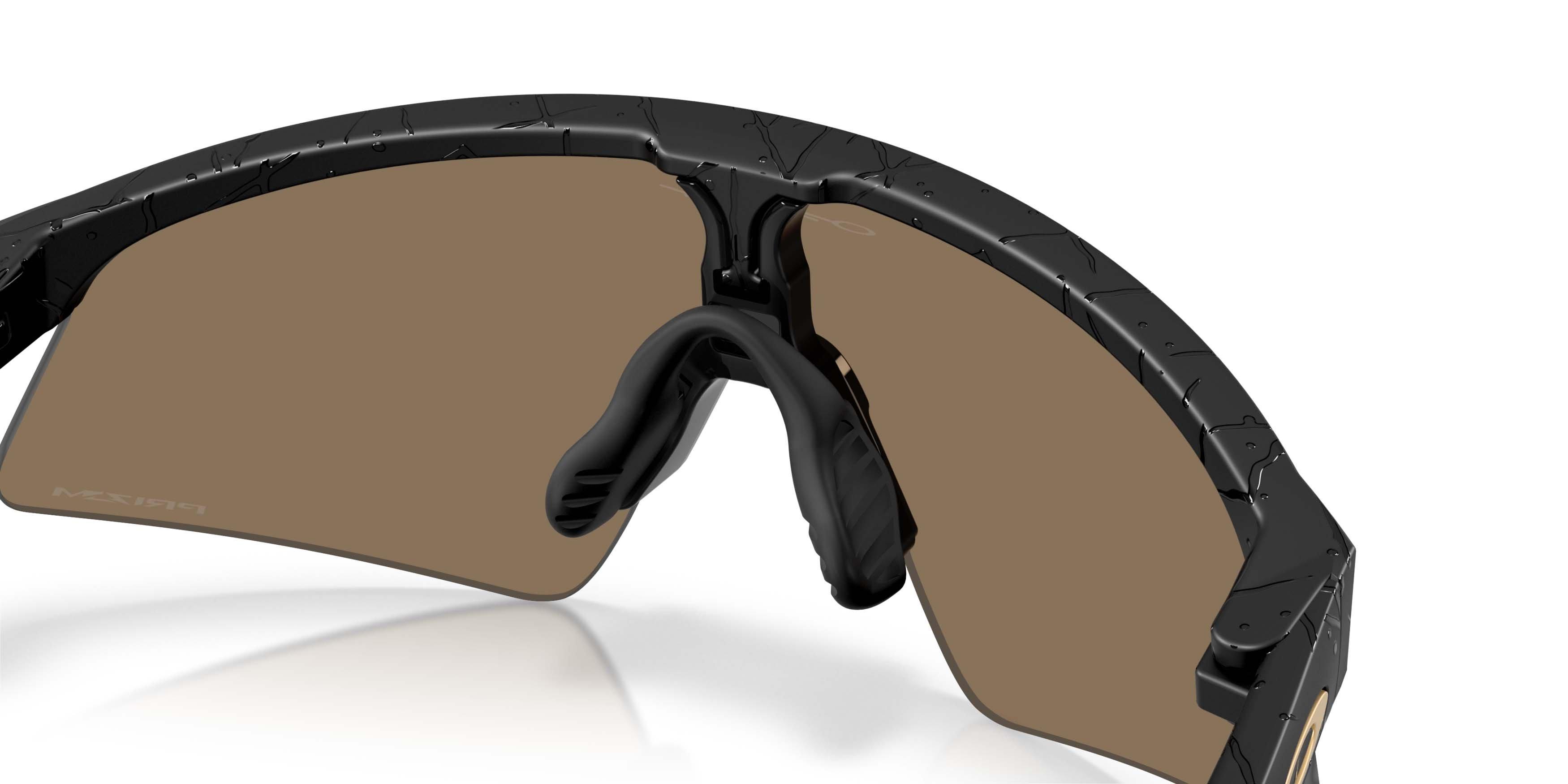 Oakley Youth Resistor Sweep Gridiron Collection Prizm 24K Sunglasses &ndash; Matte Black Splatter - BLACK/GOLD Thumbnail View 5