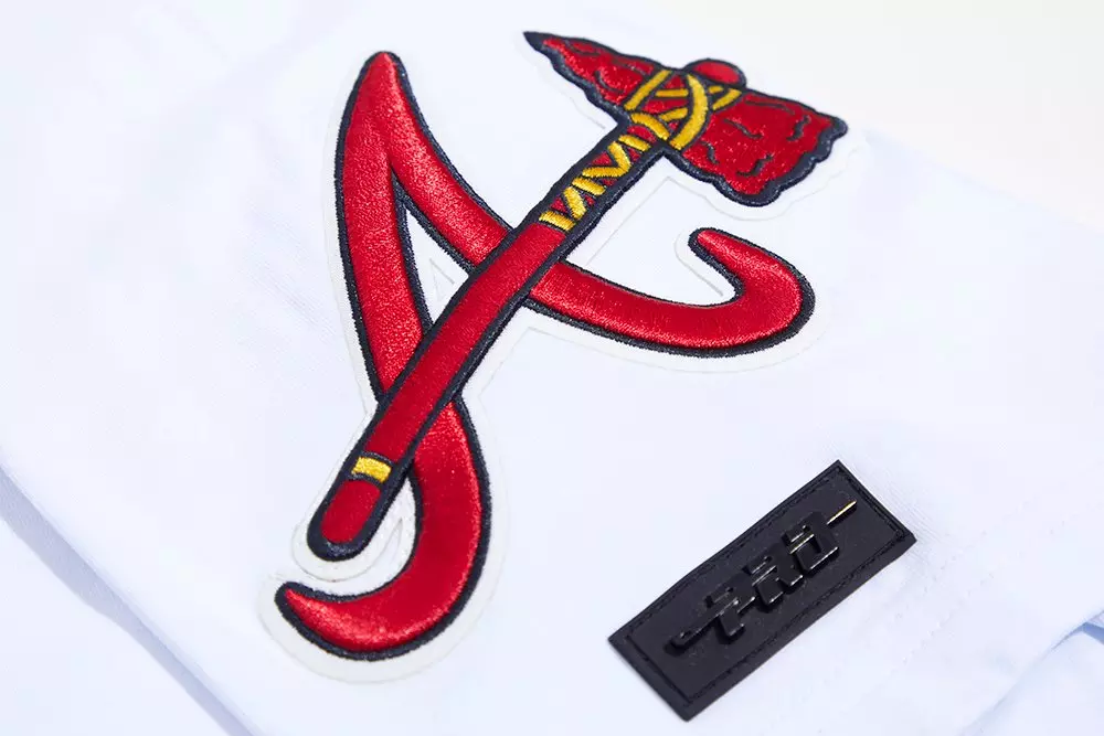 Pro Standard Men's MLB Atlanta Braves Classic Chenille Top - WHITE