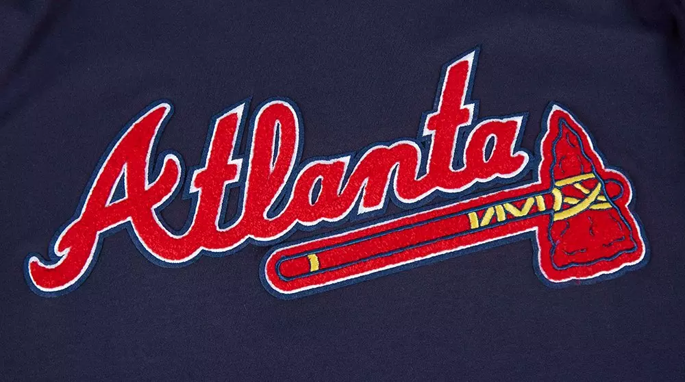 Pro Standard Men's MLB Atlanta Braves Classic Chenille Short Sleeve Pullover Hoodie - NAVY/RED