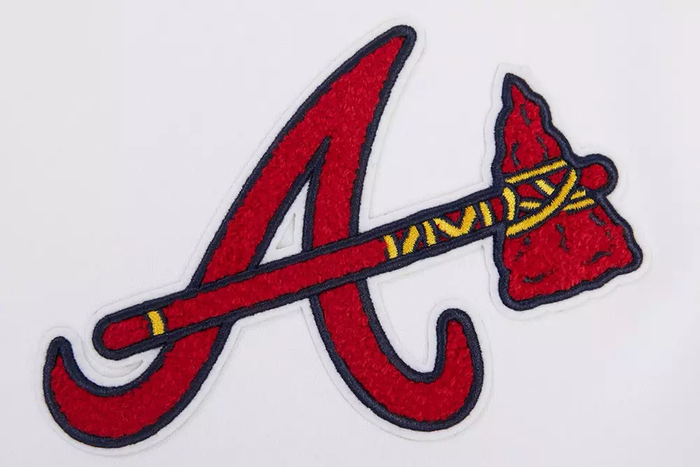 Pro Standard Men's MLB Atlanta Braves Chenille Pullover Hoodie - WHITE