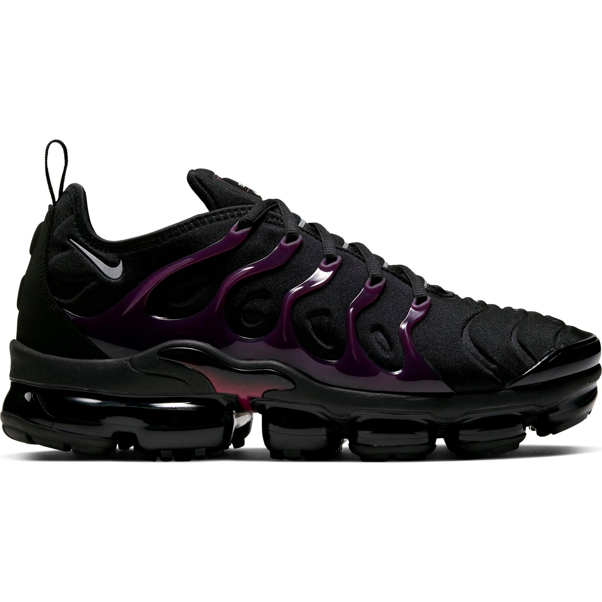 nike vapormax women's black and red