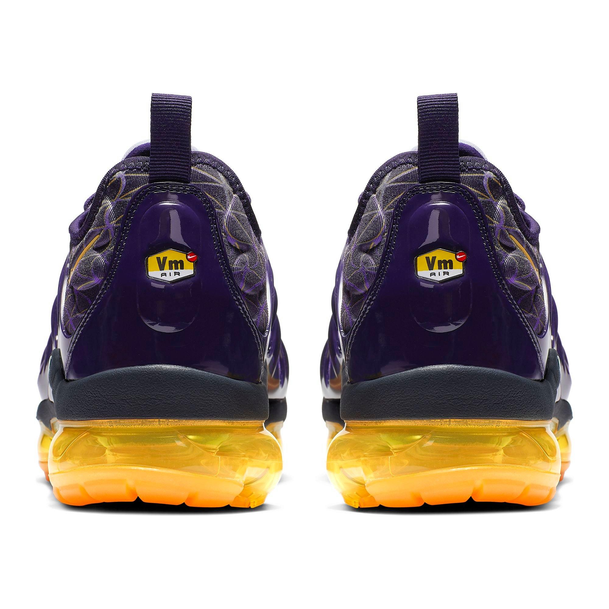 vapormax plus obsidian laser orange