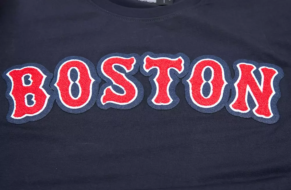 Pro Standard Men's MLB Boston Red Sox Classic Chenille Top - NAVY
