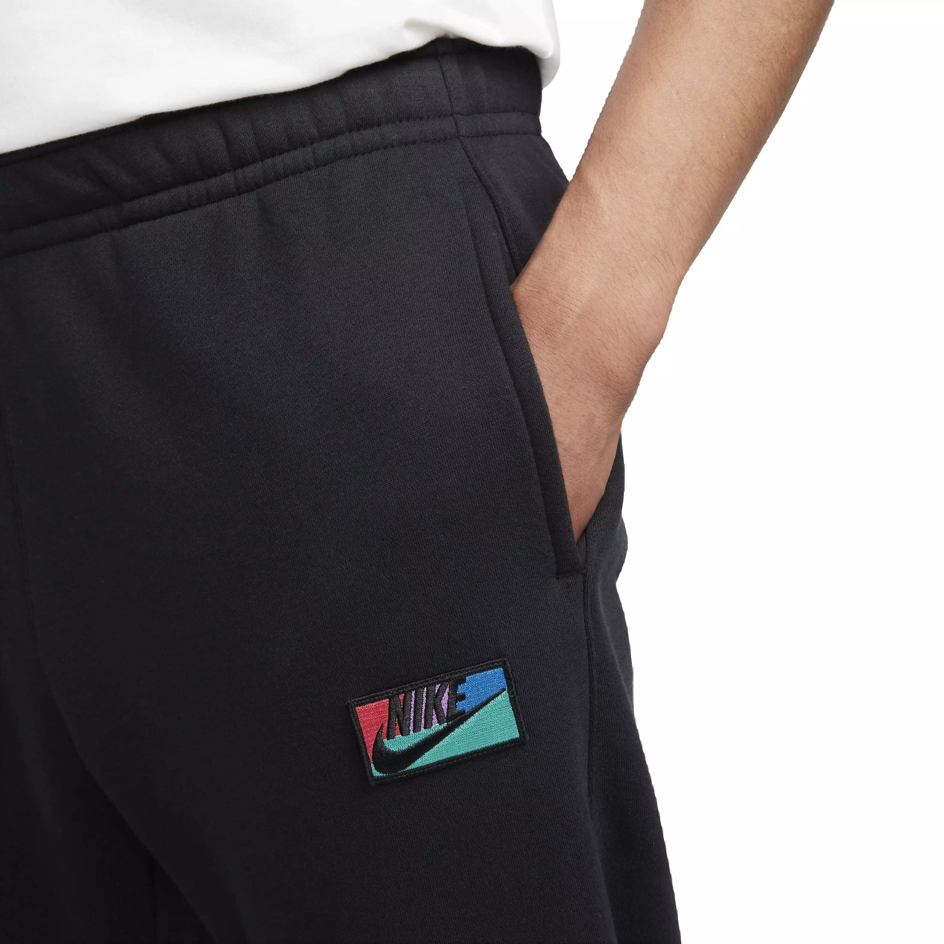 Nike Men's Club Brushed Patch Graphic Pants - BLACK