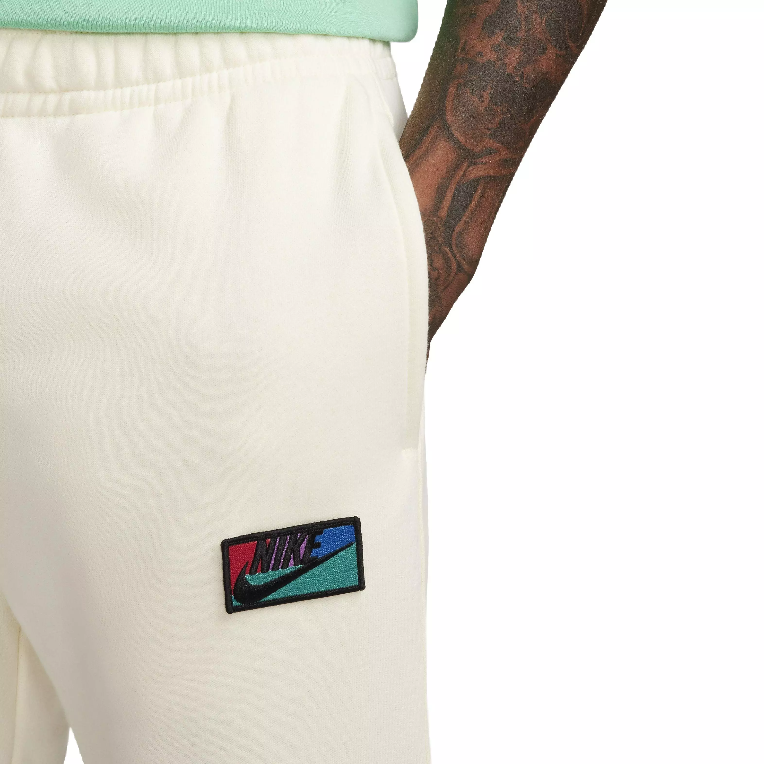 Nike Men's Club Brushed Patch Graphic Pants - WHITE