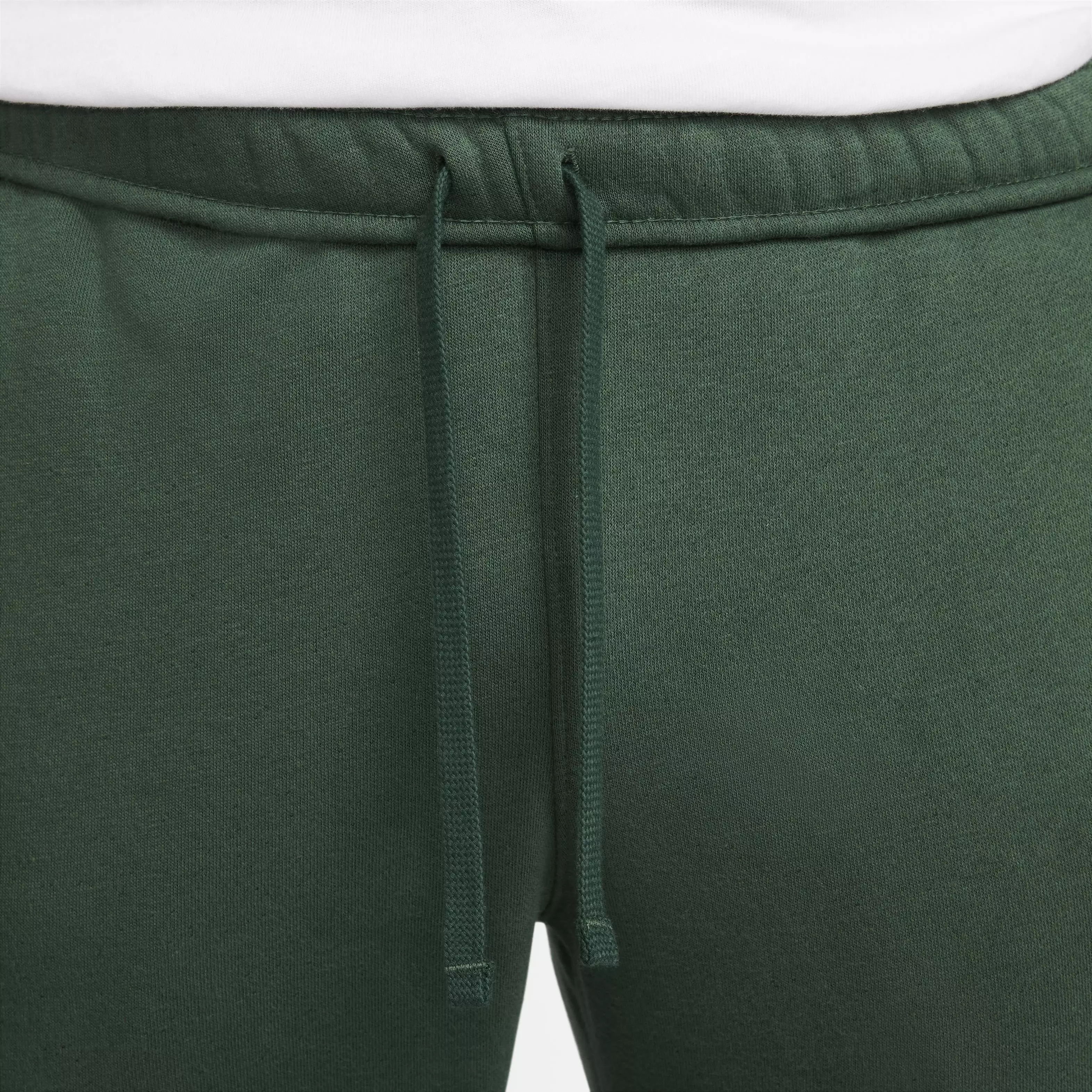 Nike Men's Club Brushed Patch Graphic Pants - GREEN