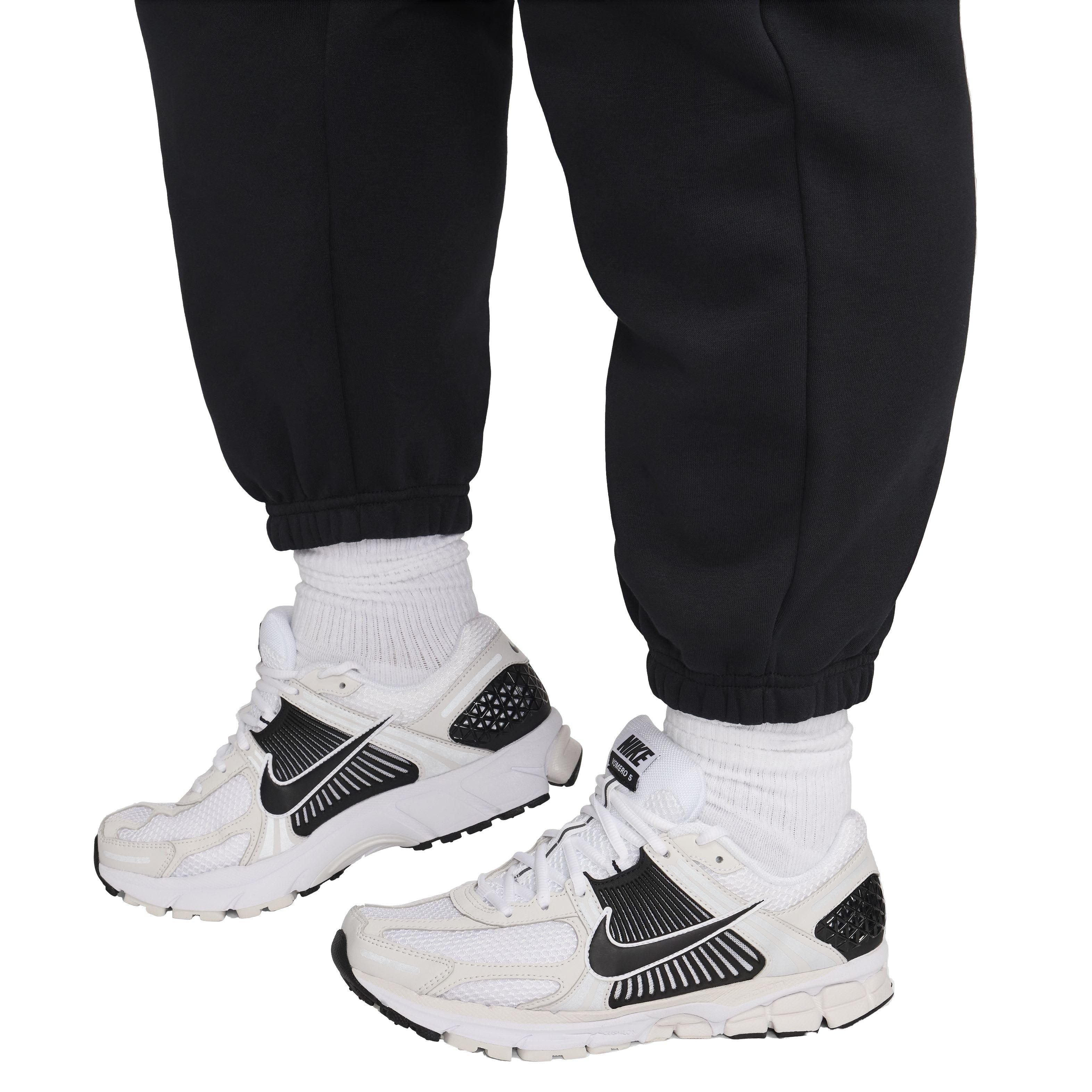 Nike Women's Sportswear Phoenix Fleece Oversized High-Waisted Sweatpants - BLACK Thumbnail View 4