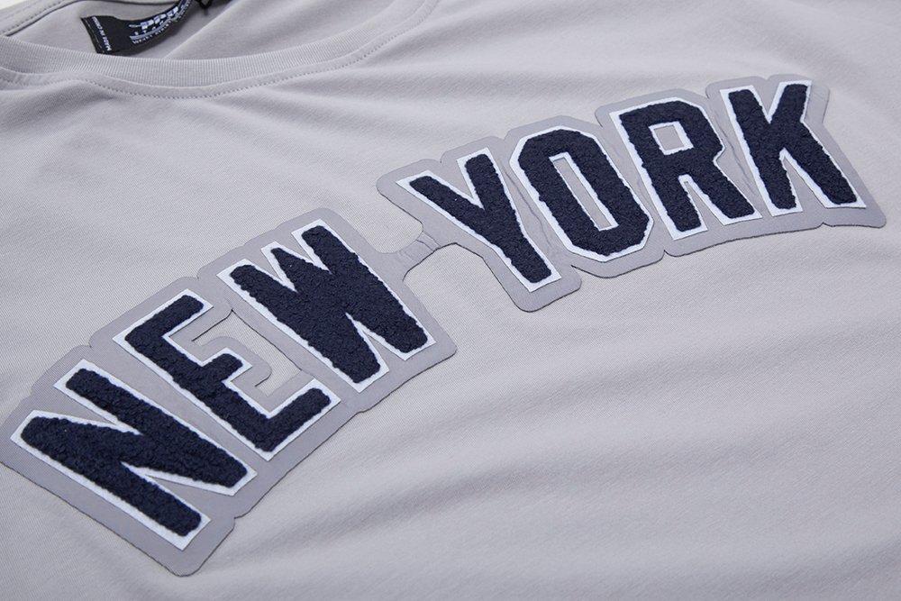 Pro Standard MLB New York Yankees Classic Chenille Men's Top