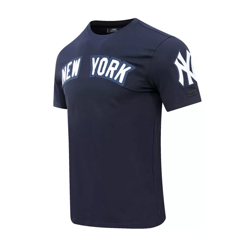Pro Standard Men's MLB New York Yankees Classic Chenille Top - NAVY