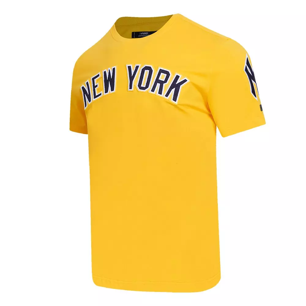 Pro Standard Men's MLB New York Yankees Classic Chenille Top - YELLOW