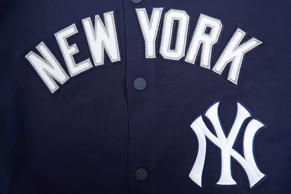 Pro Standard Men's MLB New York Yankees Classic Warm Up Jacket - Navy - NAVY