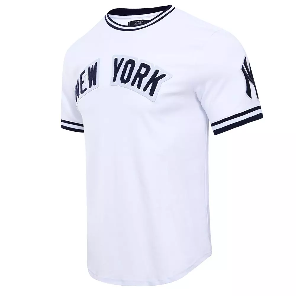 Pro Standard Men's MLB New York Yankees Classic Chenille Striped Sleeve Top - WHITE