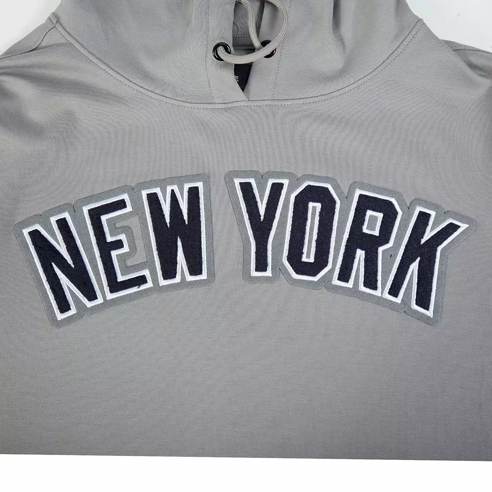 Pro Standard Men's MLB New York Yankees Classic Chenille Short Sleeve Pullover Hoodie - GREY